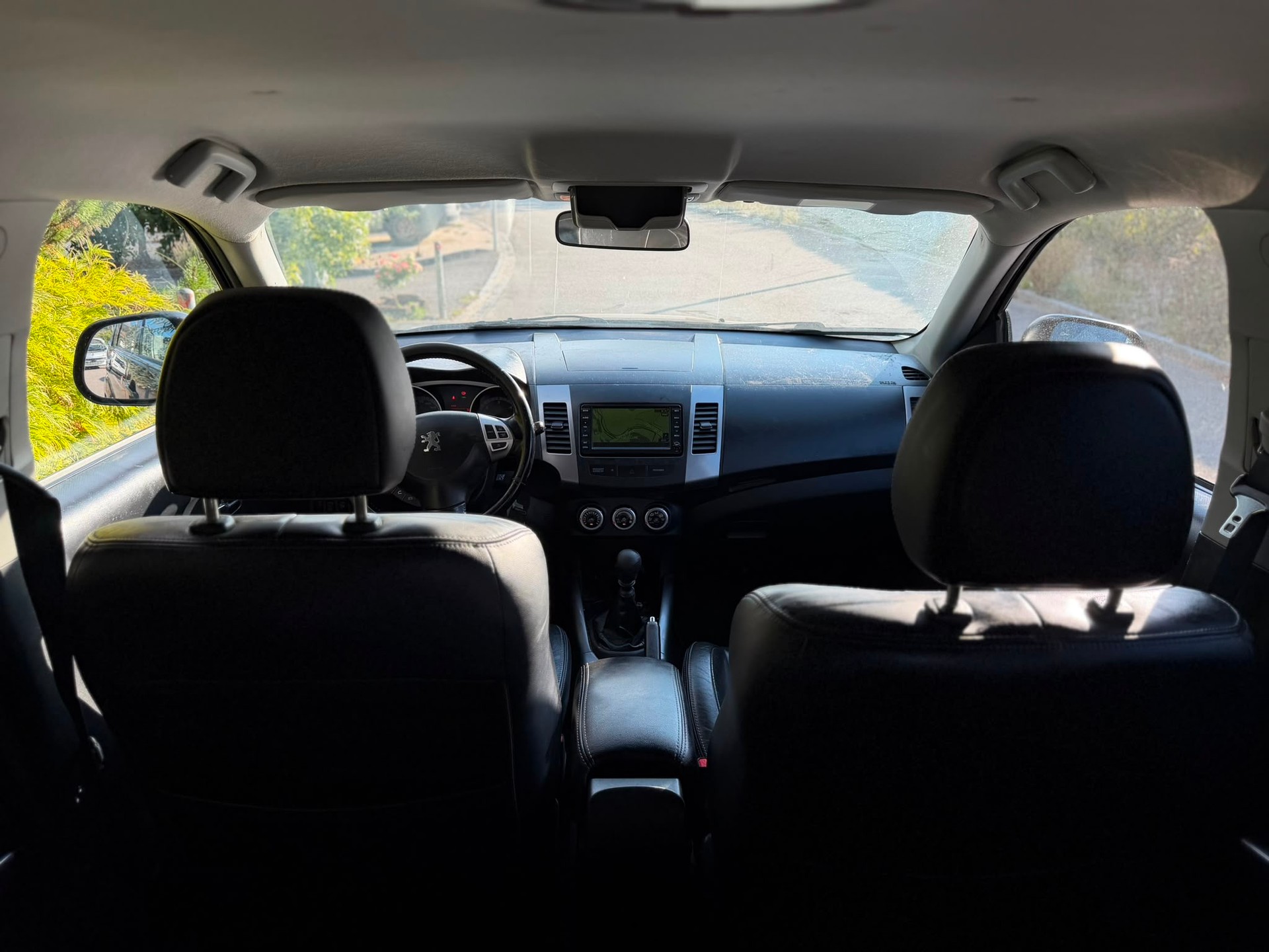 PEUGEOT 4007 2.2 HDi Platinum Edition-image-7