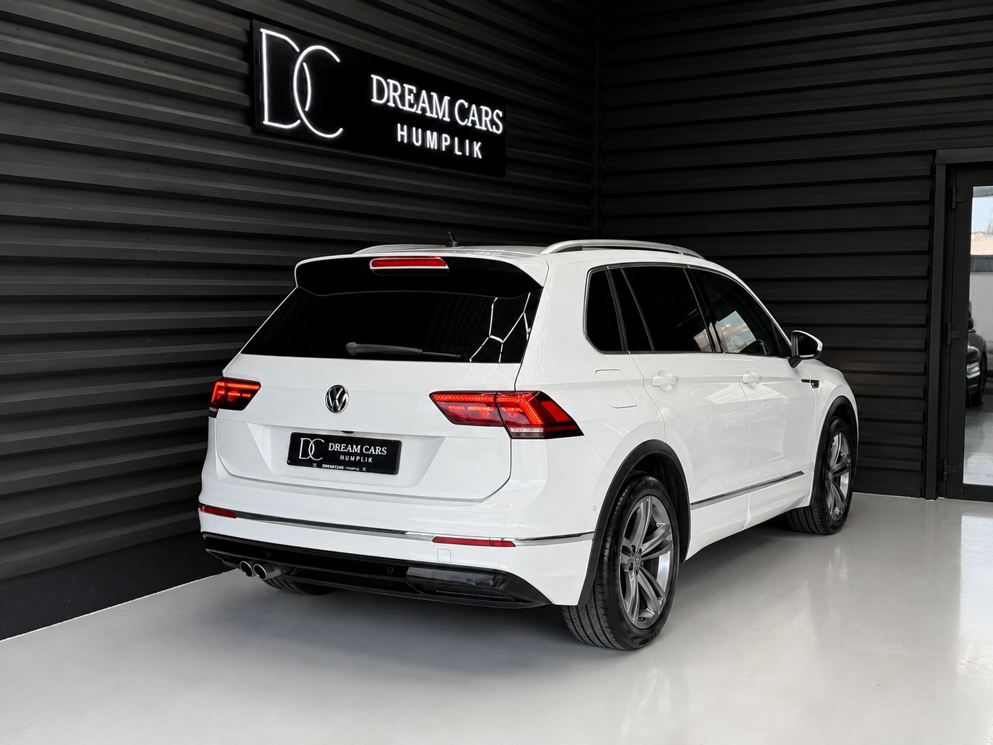 VW Tiguan 2.0TSI R-Line Highline 4Motion DSG (CH)-image-3