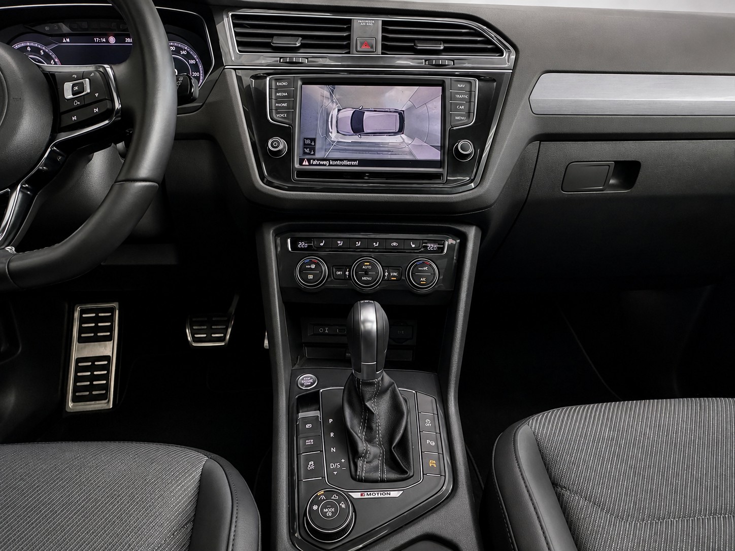 VW Tiguan 2.0TSI R-Line Highline 4Motion DSG (CH)-image-11