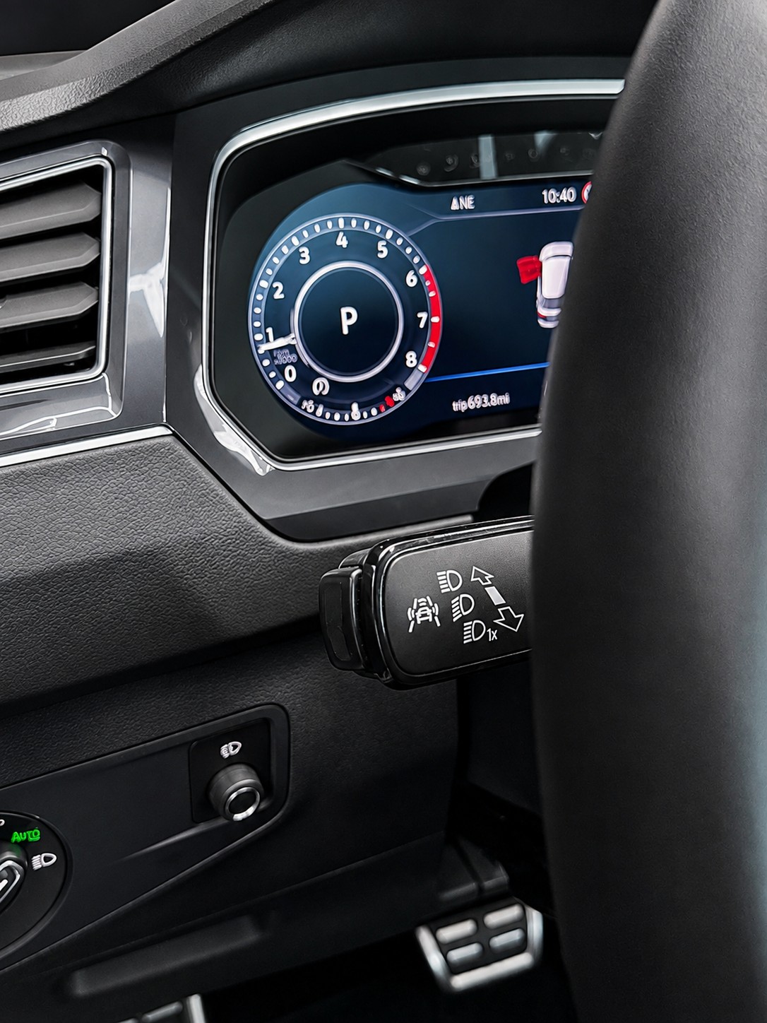VW Tiguan 2.0TSI R-Line Highline 4Motion DSG (CH)-image-14