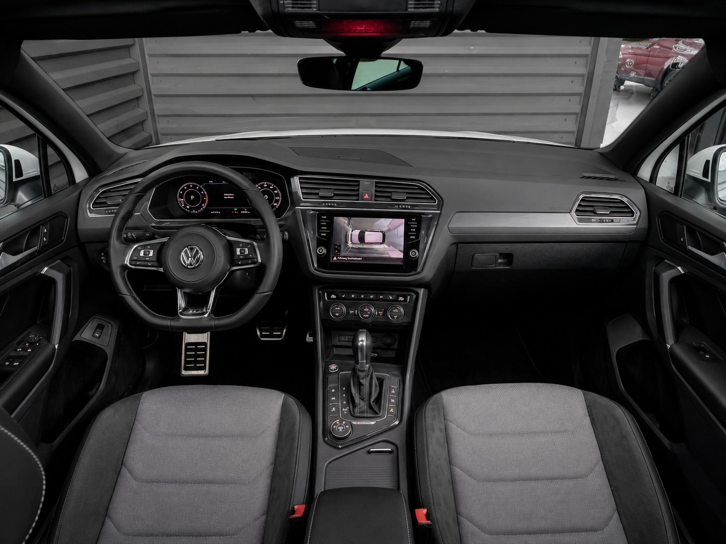 VW Tiguan 2.0TSI R-Line Highline 4Motion DSG (CH)-image-10