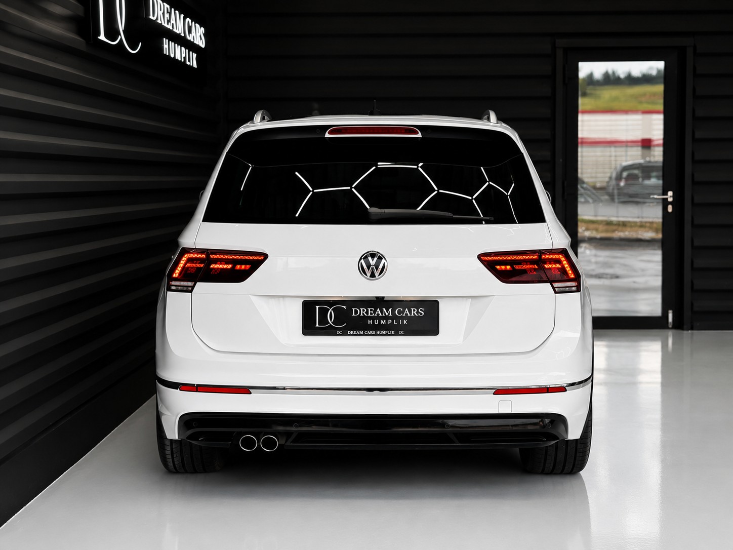 VW Tiguan 2.0TSI R-Line Highline 4Motion DSG (CH)-image-6