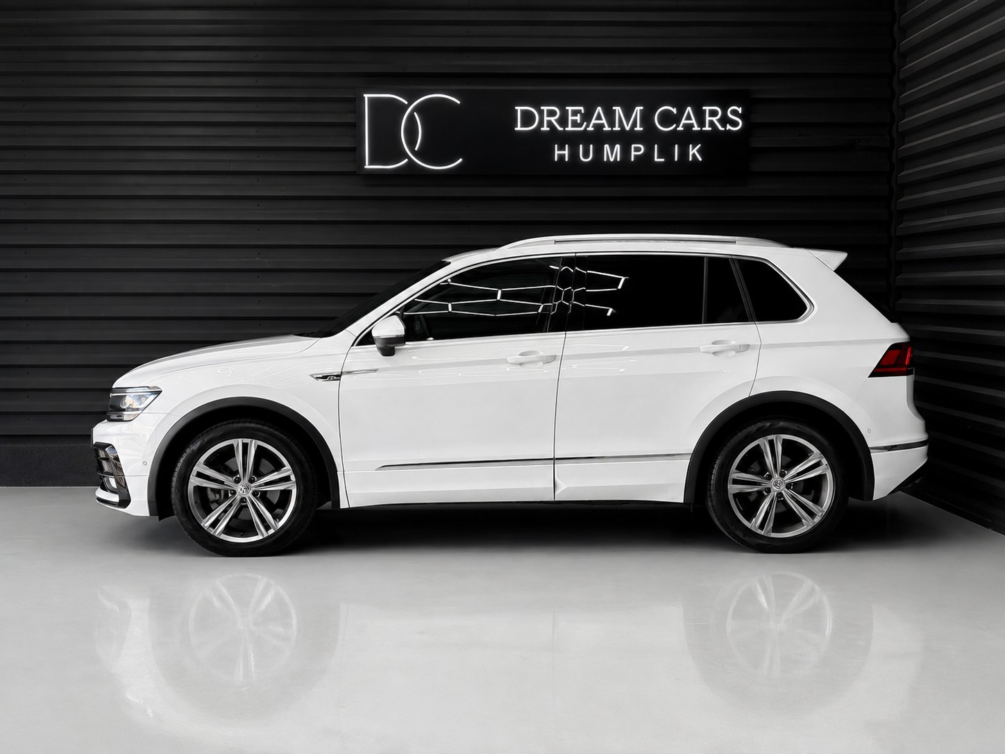 VW Tiguan 2.0TSI R-Line Highline 4Motion DSG (CH)-image-4