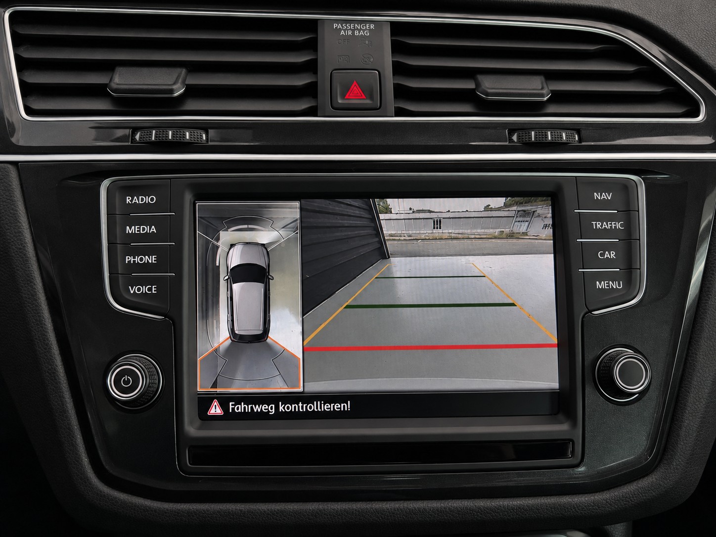 VW Tiguan 2.0TSI R-Line Highline 4Motion DSG (CH)-image-13