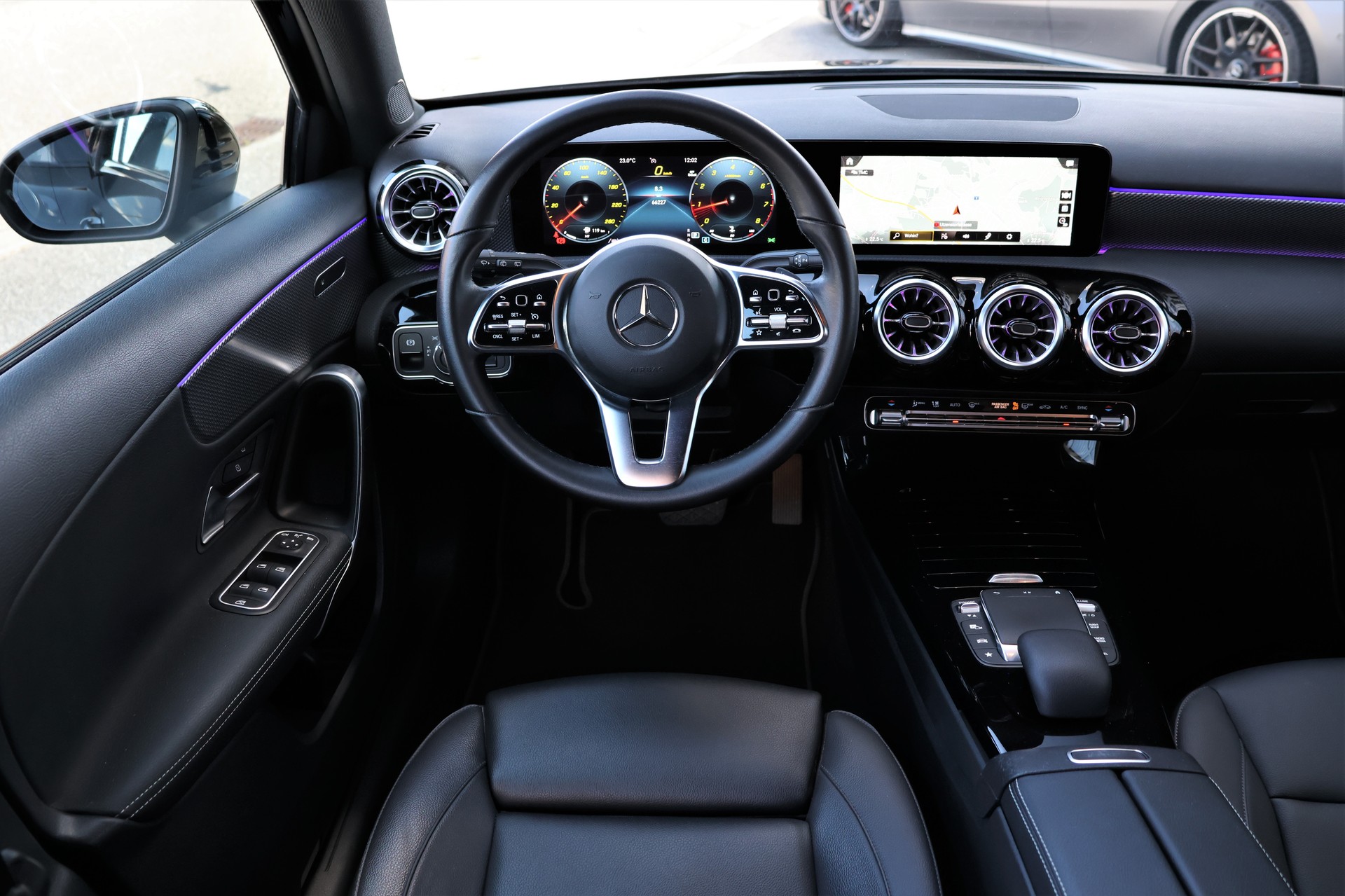 MERCEDES-BENZ A 180 Night Star 7G-DCT (CH)-image-12