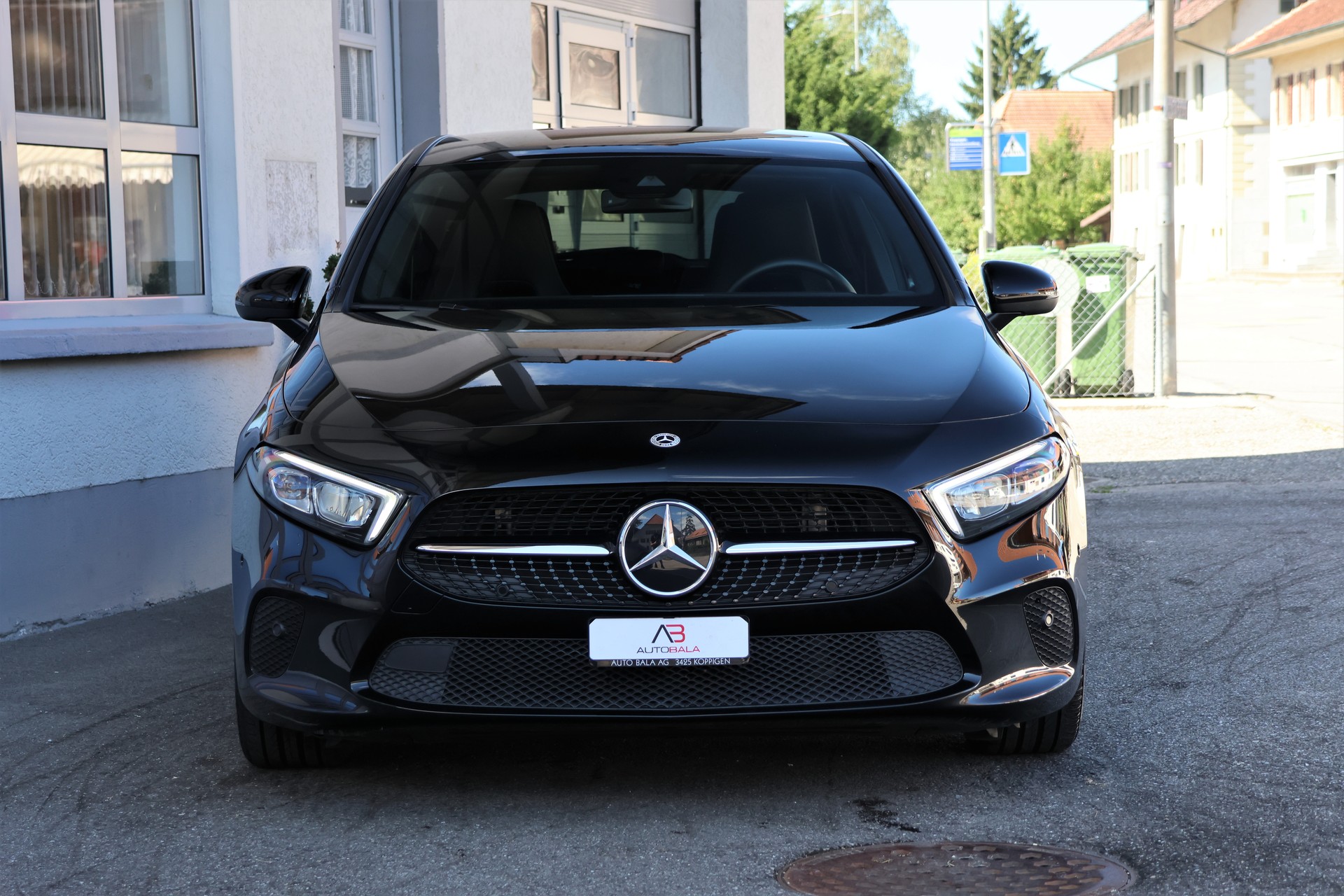 MERCEDES-BENZ A 180 Night Star 7G-DCT (CH)-showroom-element-1
