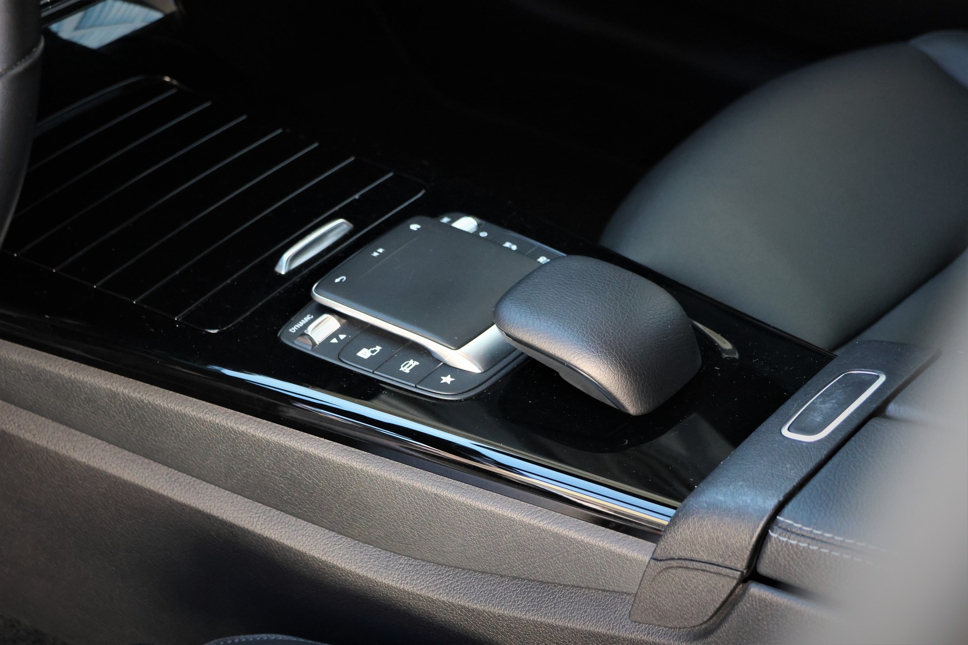 MERCEDES-BENZ A 180 Night Star 7G-DCT (CH)-image-10
