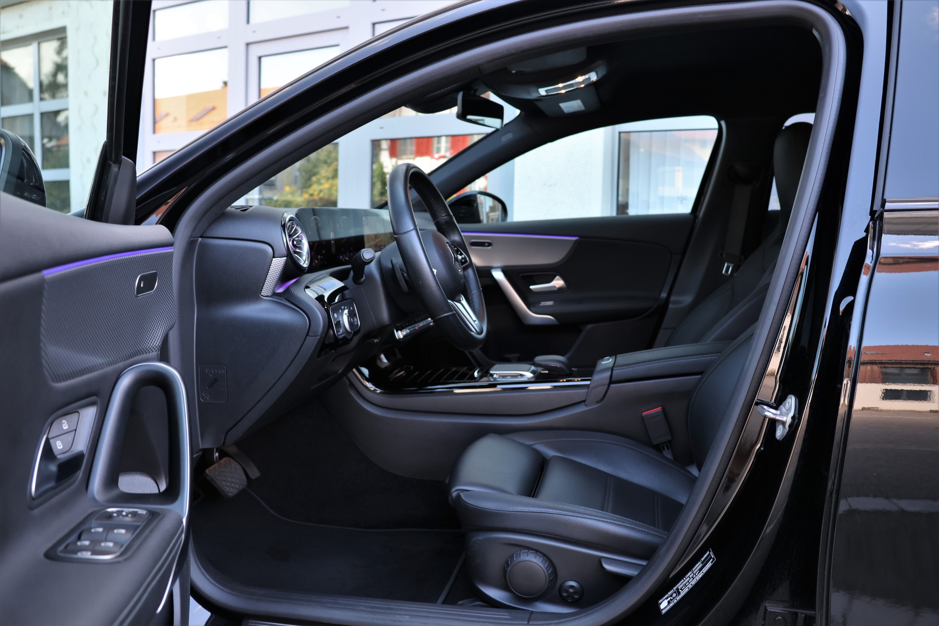 MERCEDES-BENZ A 180 Night Star 7G-DCT (CH)-image-8
