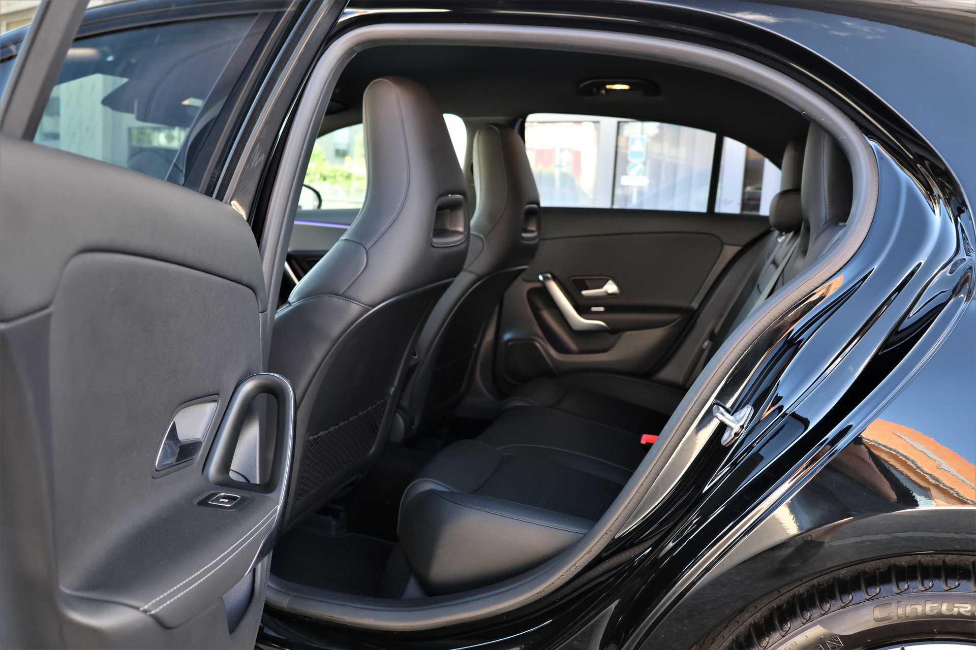 MERCEDES-BENZ A 180 Night Star 7G-DCT (CH)-image-11