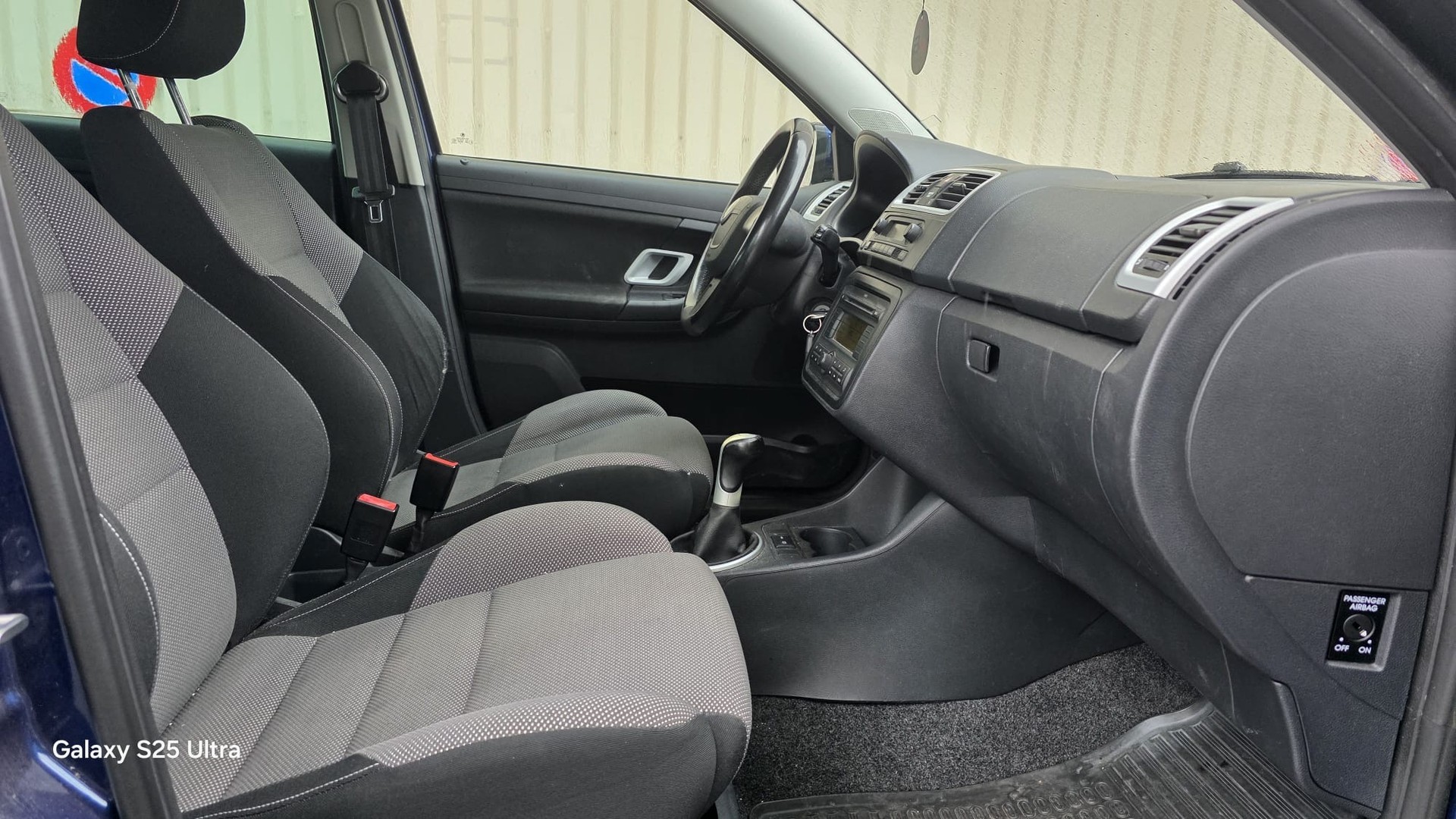SKODA Fabia 1.6 Elegance-image-7