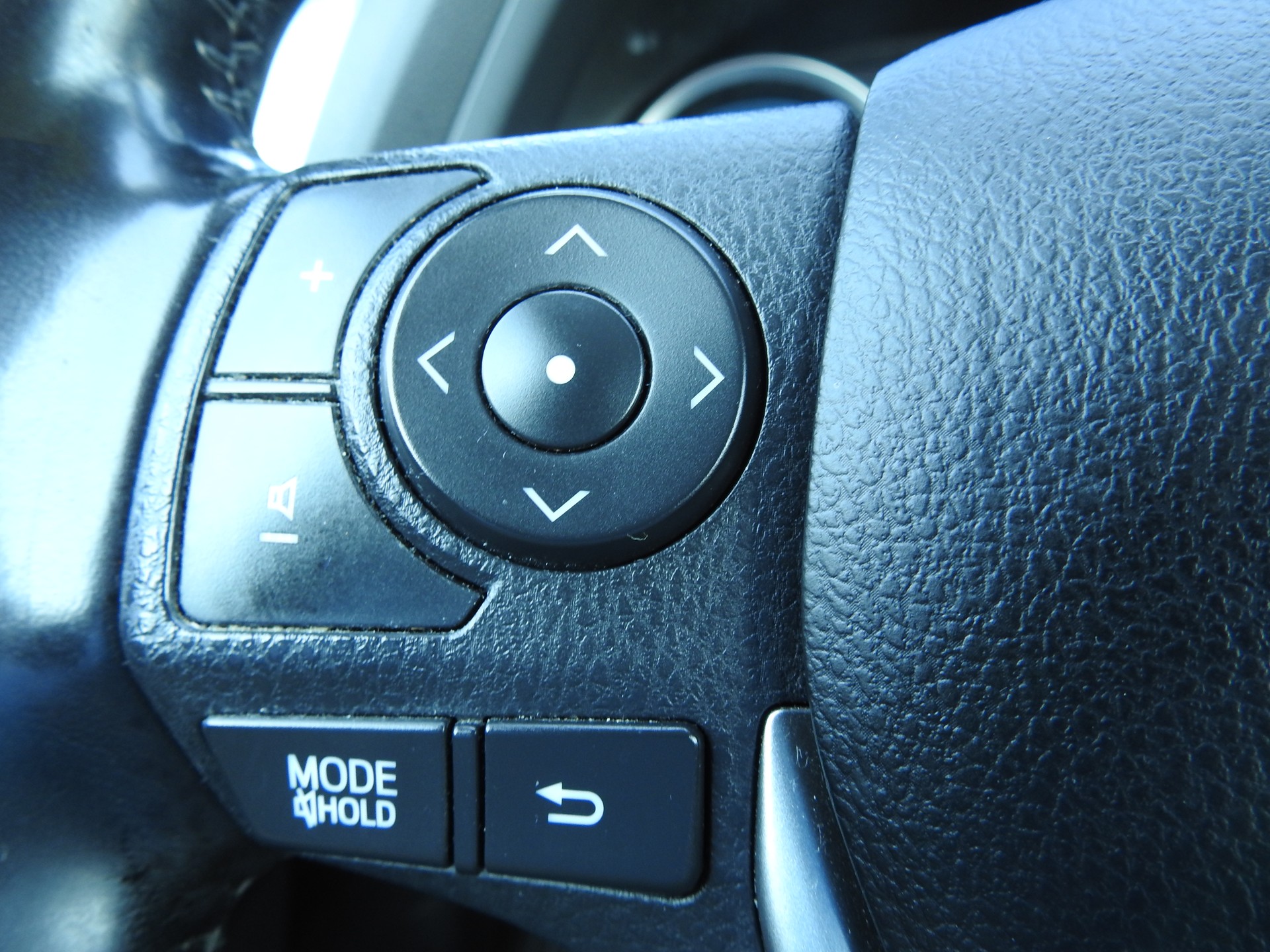 TOYOTA Auris 1.8 16V HSD Linea Luna-image-23
