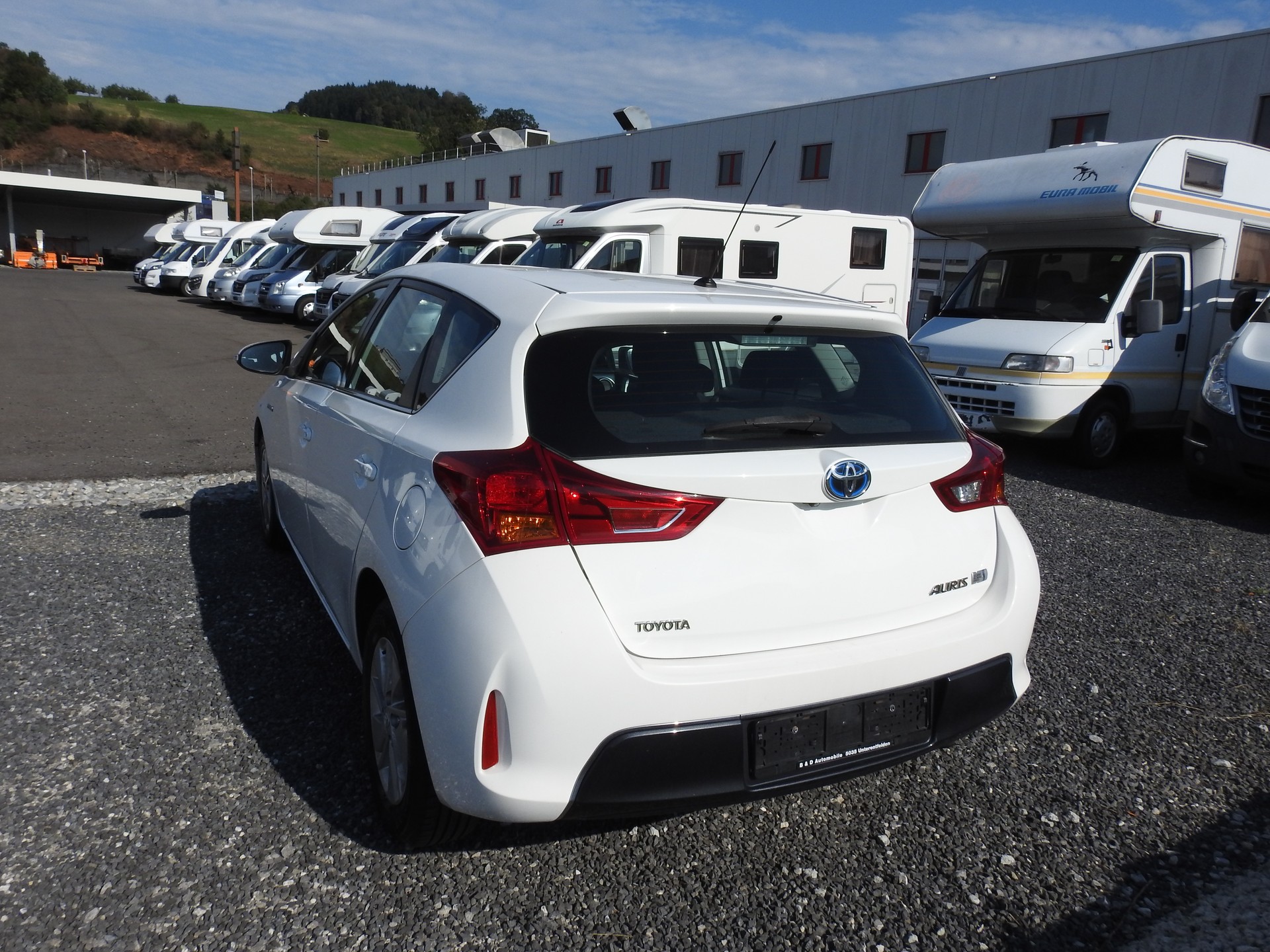 TOYOTA Auris 1.8 16V HSD Linea Luna-image-3