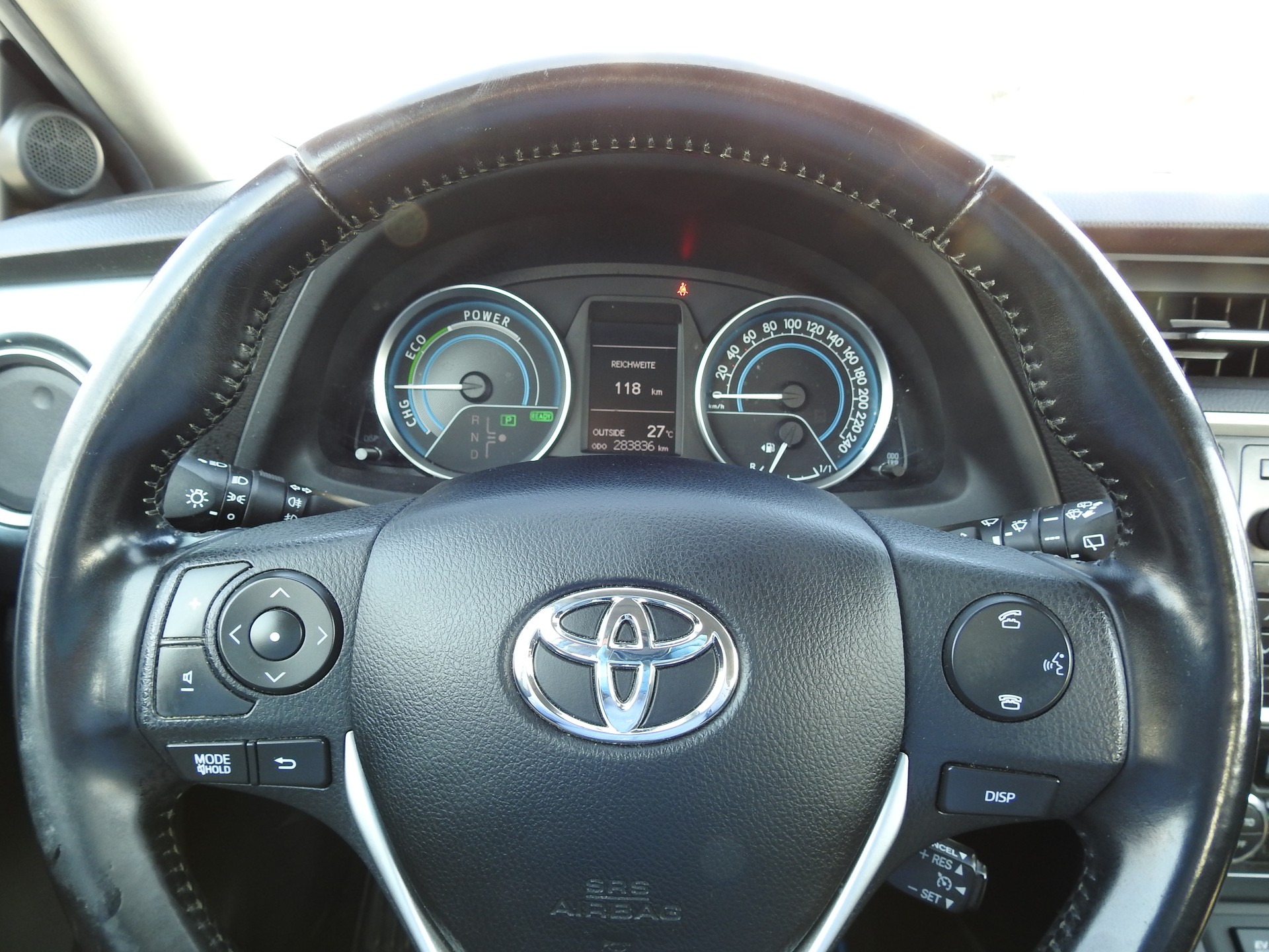TOYOTA Auris 1.8 16V HSD Linea Luna-image-27