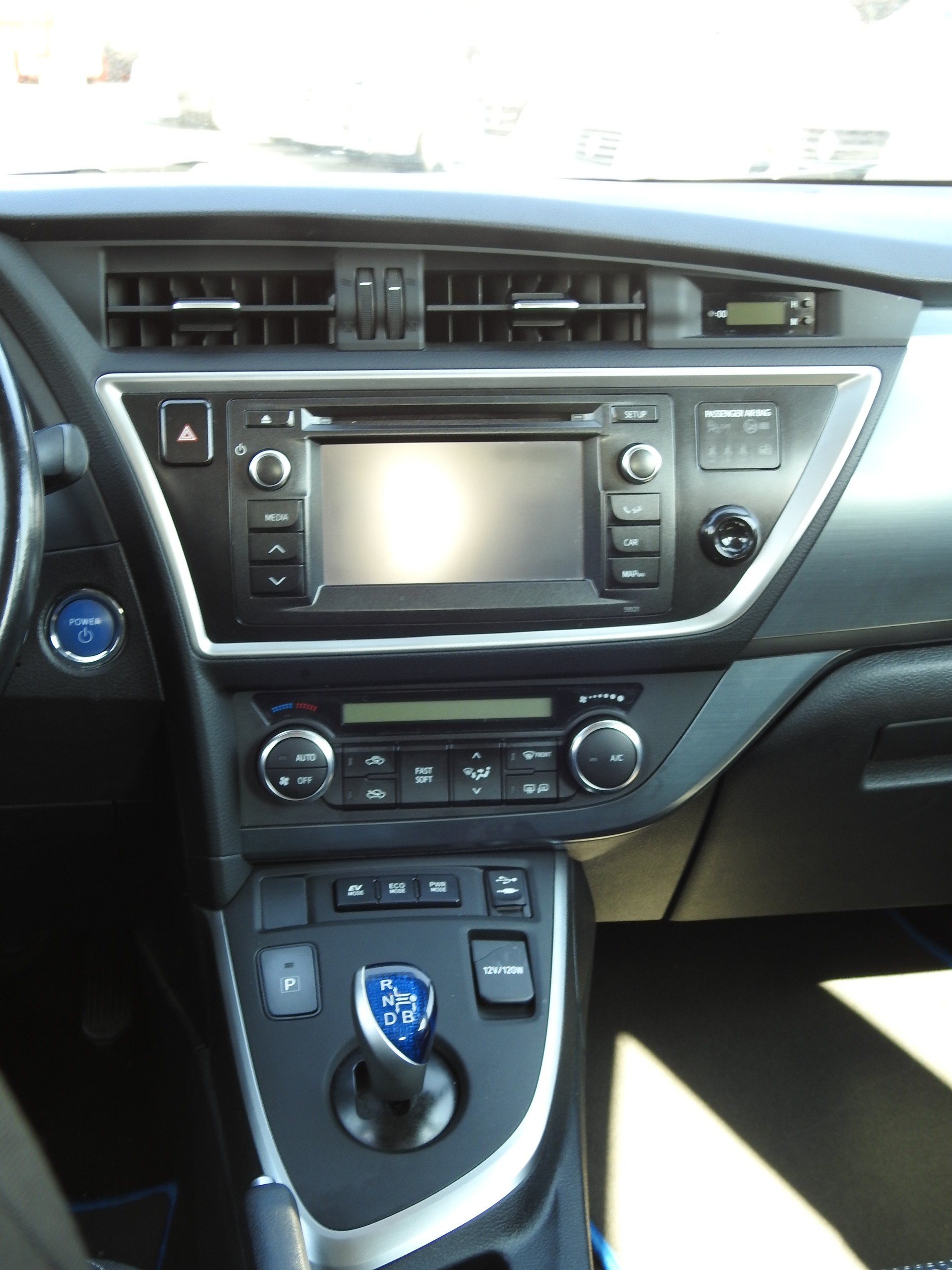 TOYOTA Auris 1.8 16V HSD Linea Luna-image-16