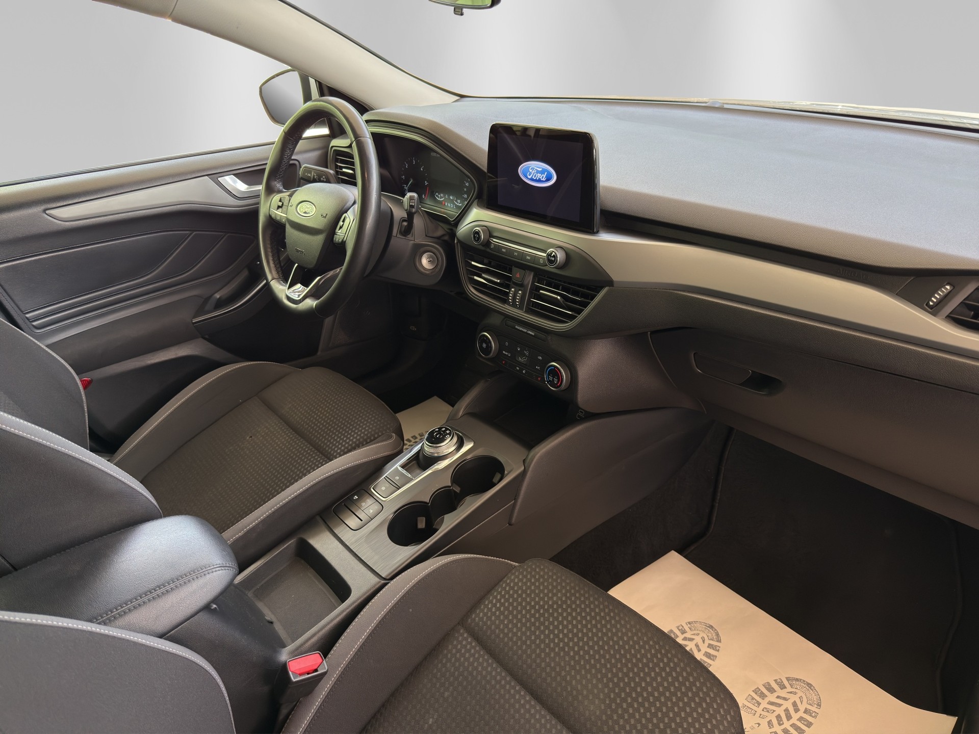 FORD Focus 1.5 TDCi Cool Connect Automatic-image-12