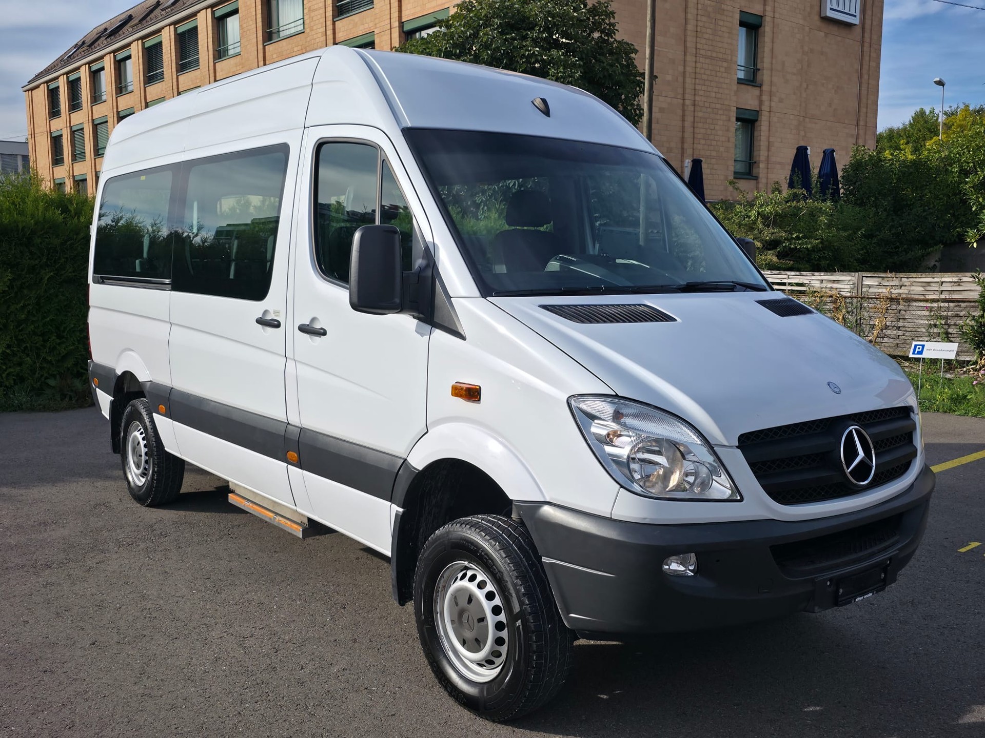 MERCEDES-BENZ Sprinter Schulbus 316 CDI Standard 4x4-image-1