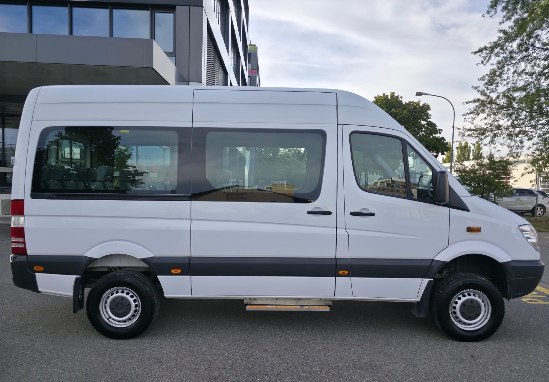 MERCEDES-BENZ Sprinter Schulbus 316 CDI Standard 4x4-image-2