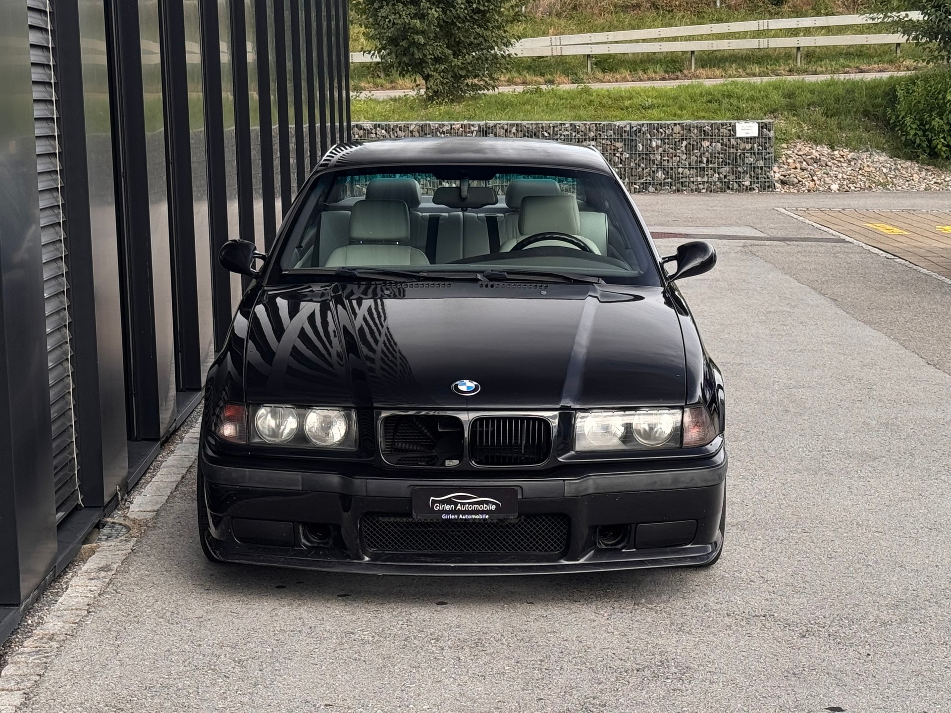 BMW 328i Coupé-image-1
