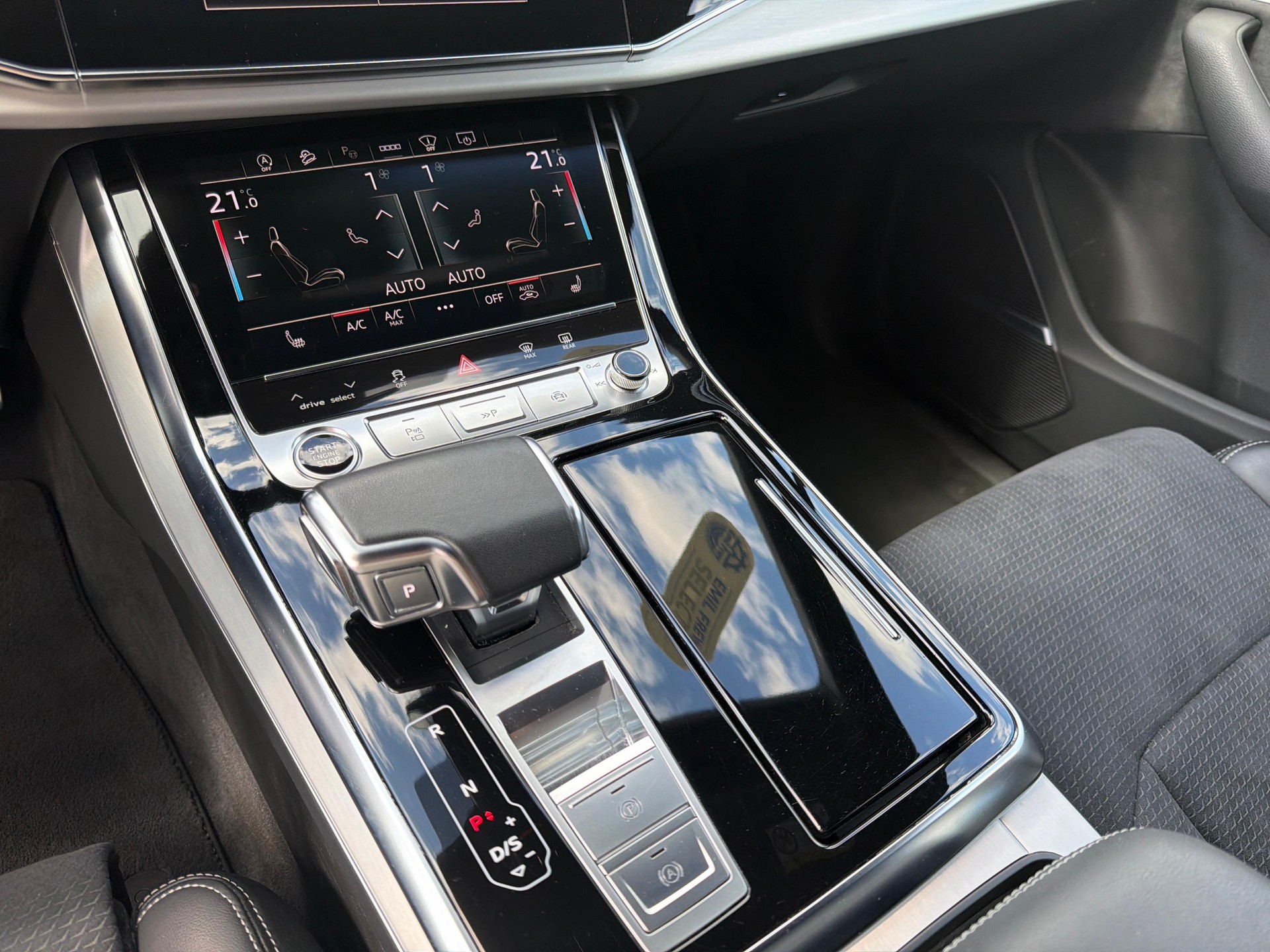 AUDI Q7 3.0 50 TDI S Line quattro T-Tronic-image-5