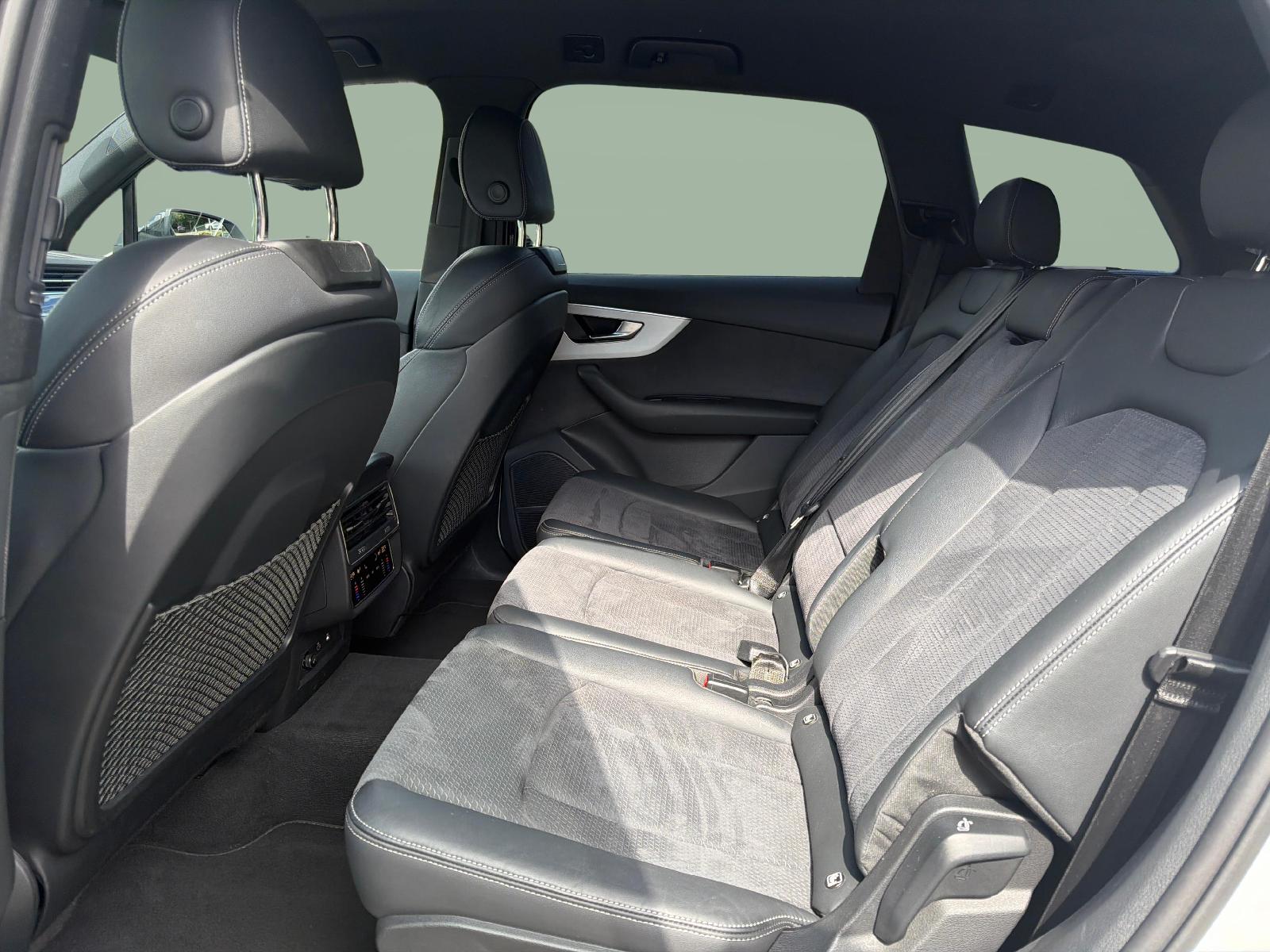 AUDI Q7 3.0 50 TDI S Line quattro T-Tronic-image-12