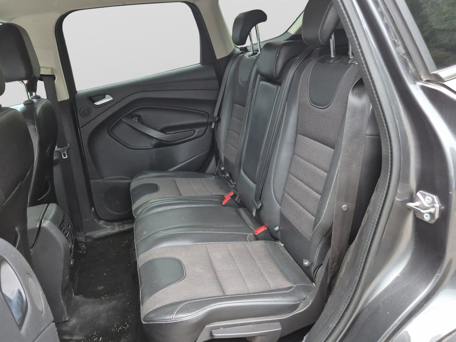 FORD Kuga 2.0 TDCi Titanium 4WD PowerShift-image-15