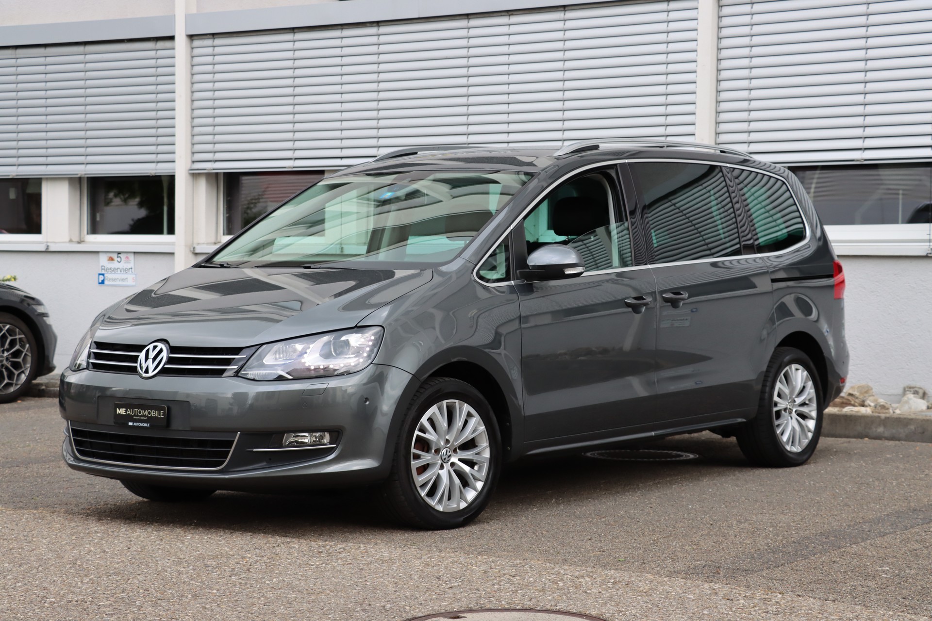 VW Sharan 2.0 TDI BlueMotion Technology Highline DSG-image-0