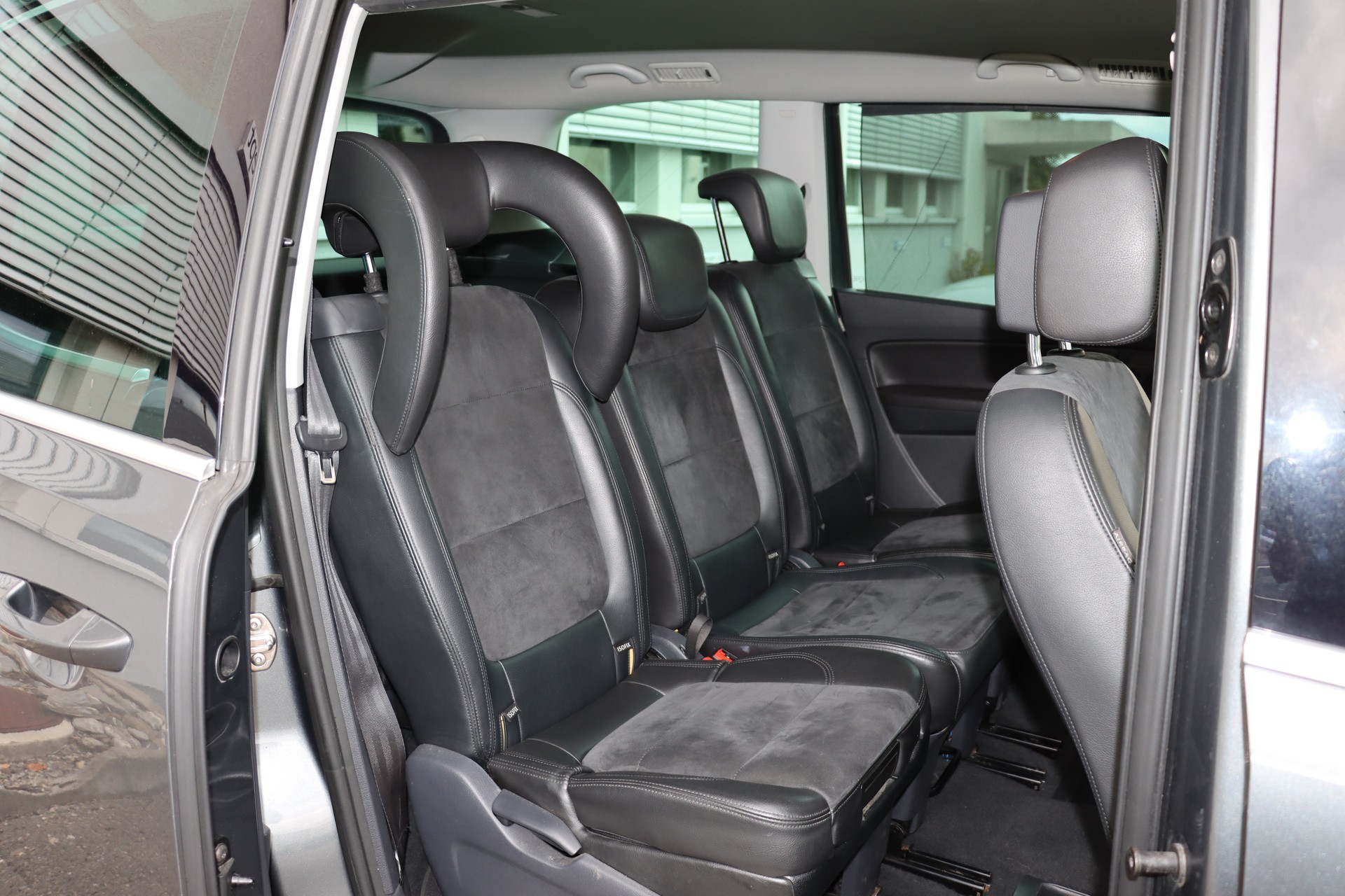 VW Sharan 2.0 TDI BlueMotion Technology Highline DSG-image-8