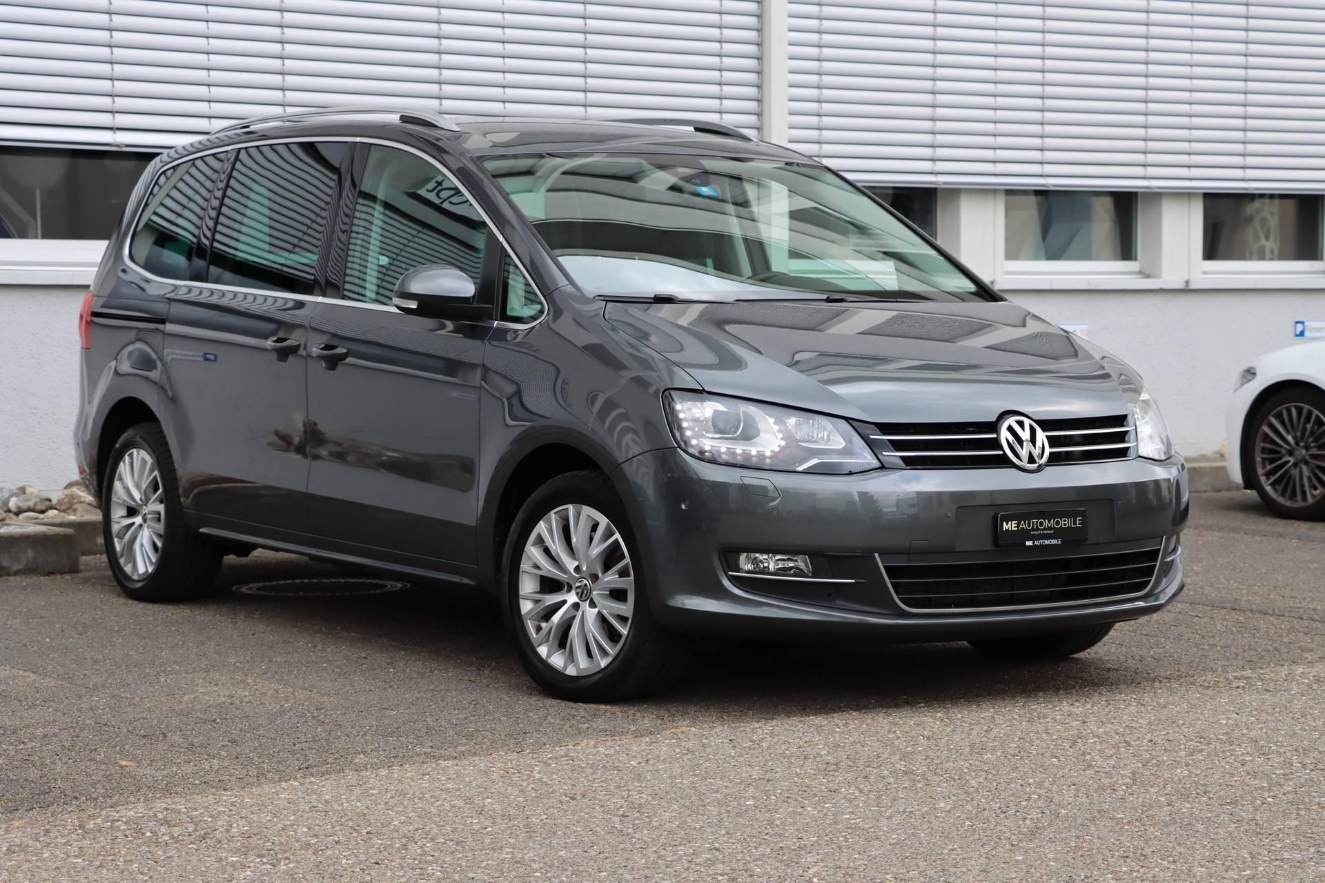 VW Sharan 2.0 TDI BlueMotion Technology Highline DSG-image-1
