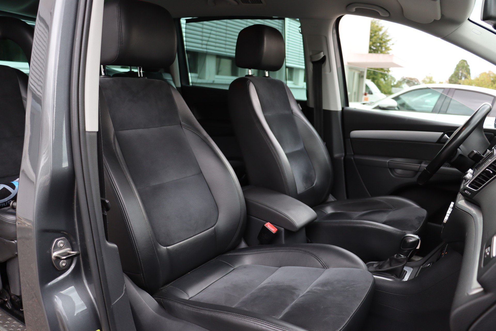 VW Sharan 2.0 TDI BlueMotion Technology Highline DSG-image-6