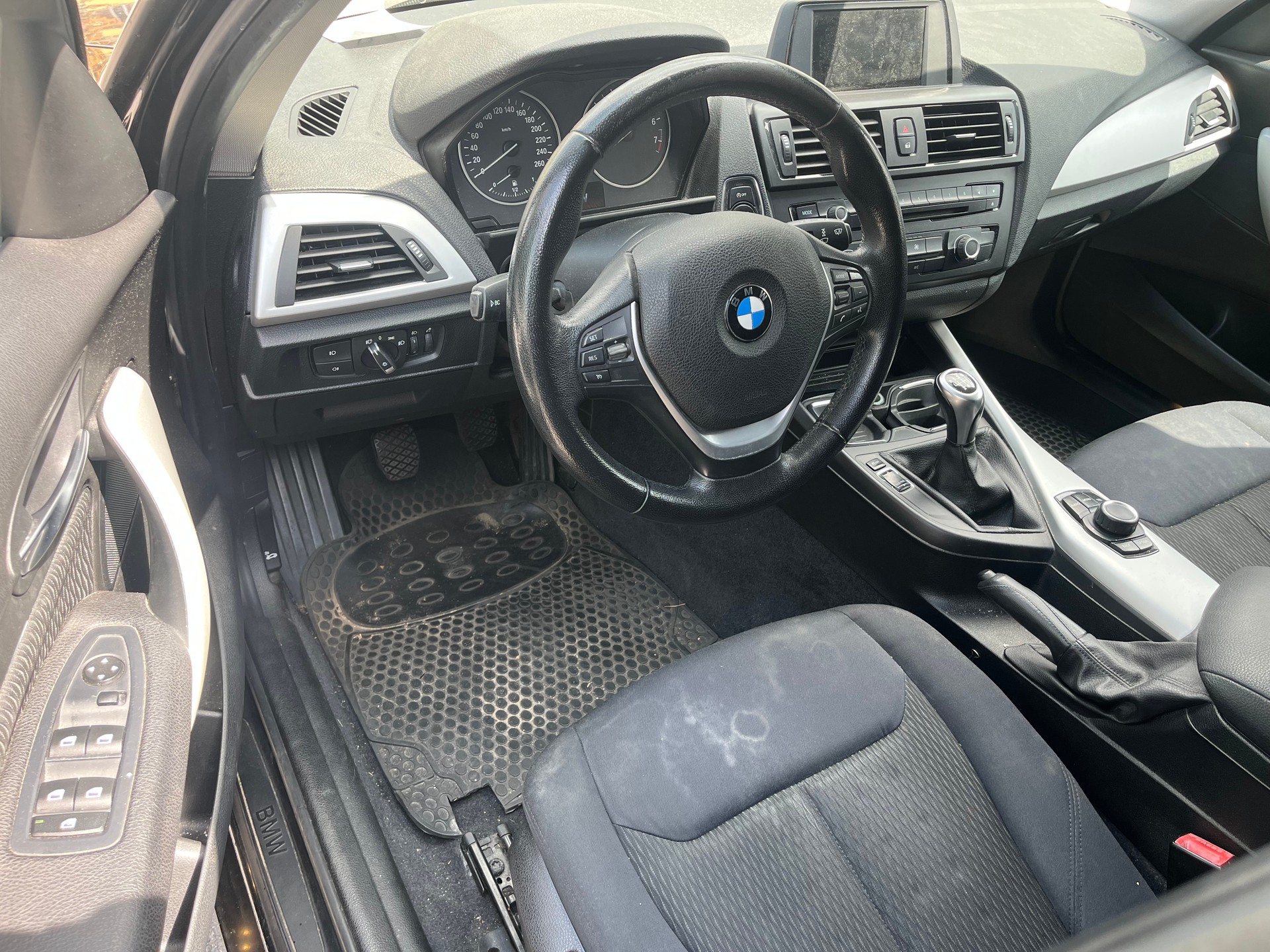 BMW 116i-image-8