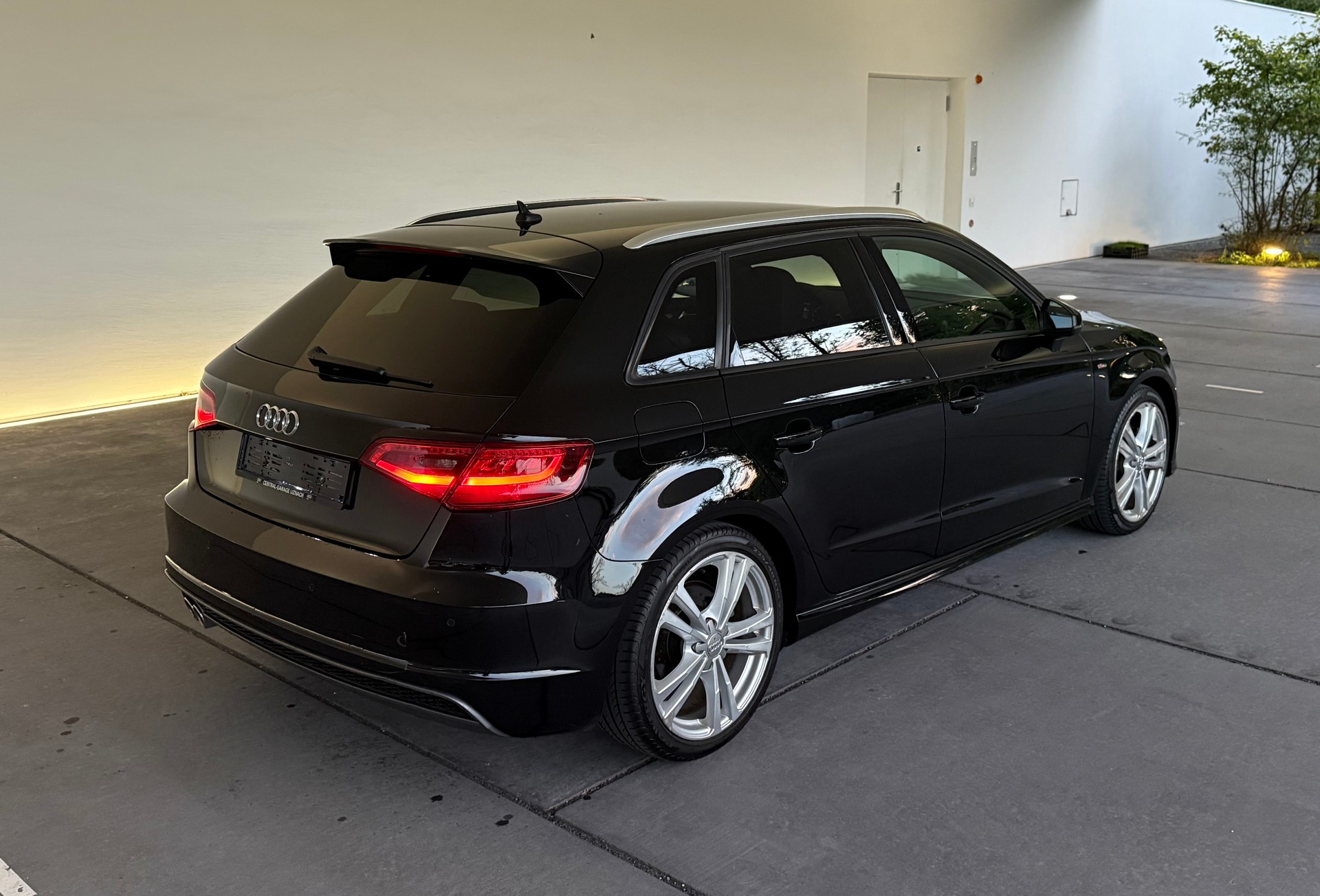 AUDI A3 Sportback 2.0 TDI S-LINE Quattro S-tronic-image-5