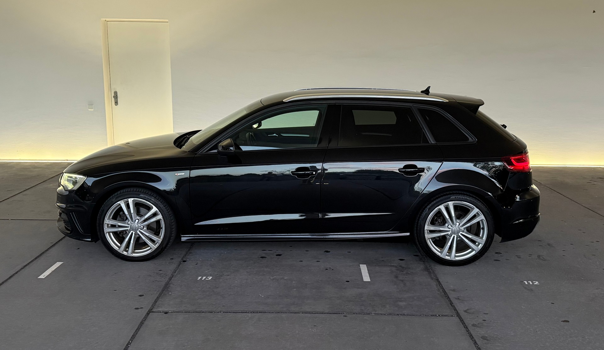 AUDI A3 Sportback 2.0 TDI S-LINE Quattro S-tronic-image-1