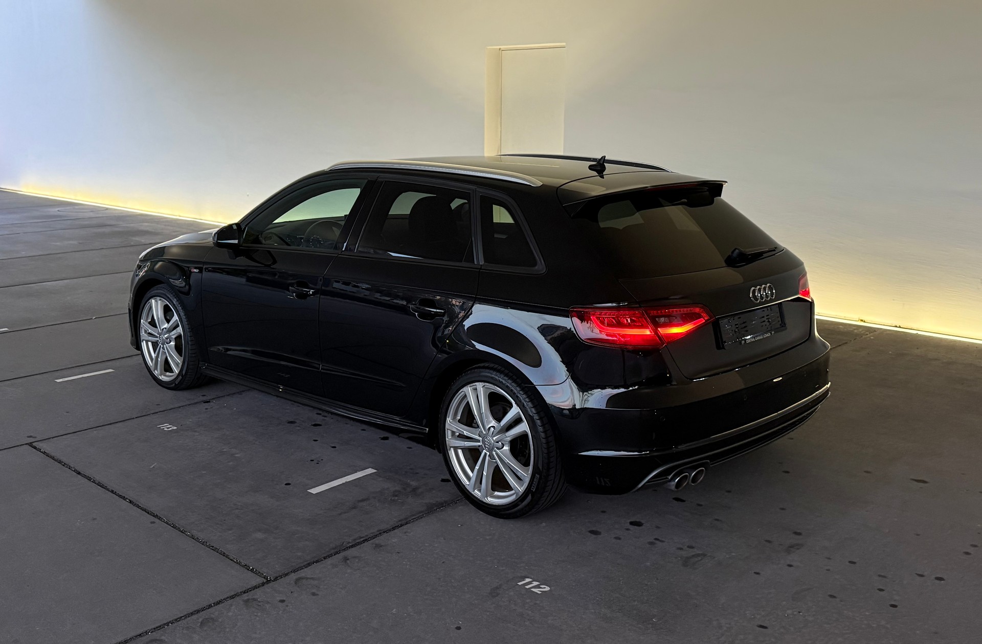 AUDI A3 Sportback 2.0 TDI S-LINE Quattro S-tronic-image-2
