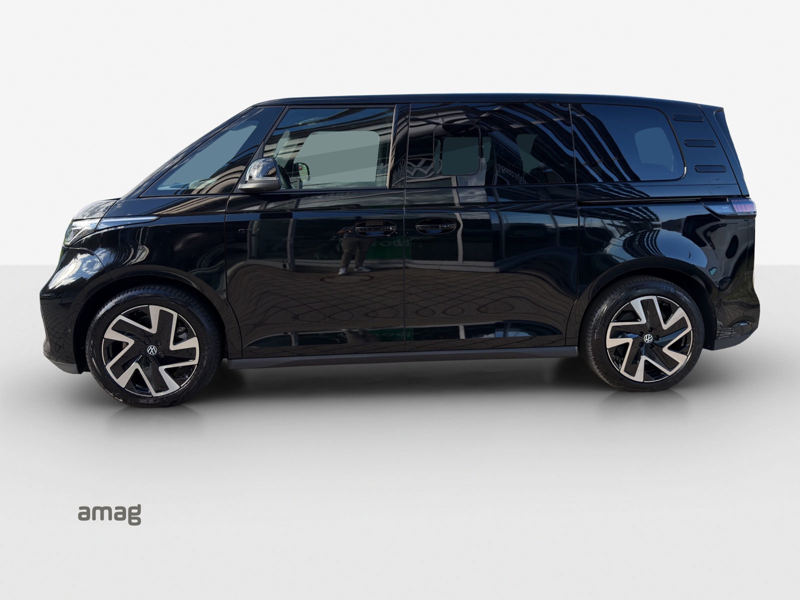 VW ID.Buzz NWB GTX 4 Motion-image-1