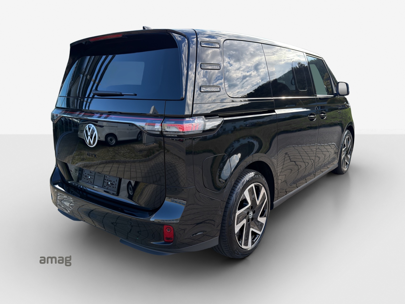 VW ID.Buzz NWB GTX 4 Motion-image-4