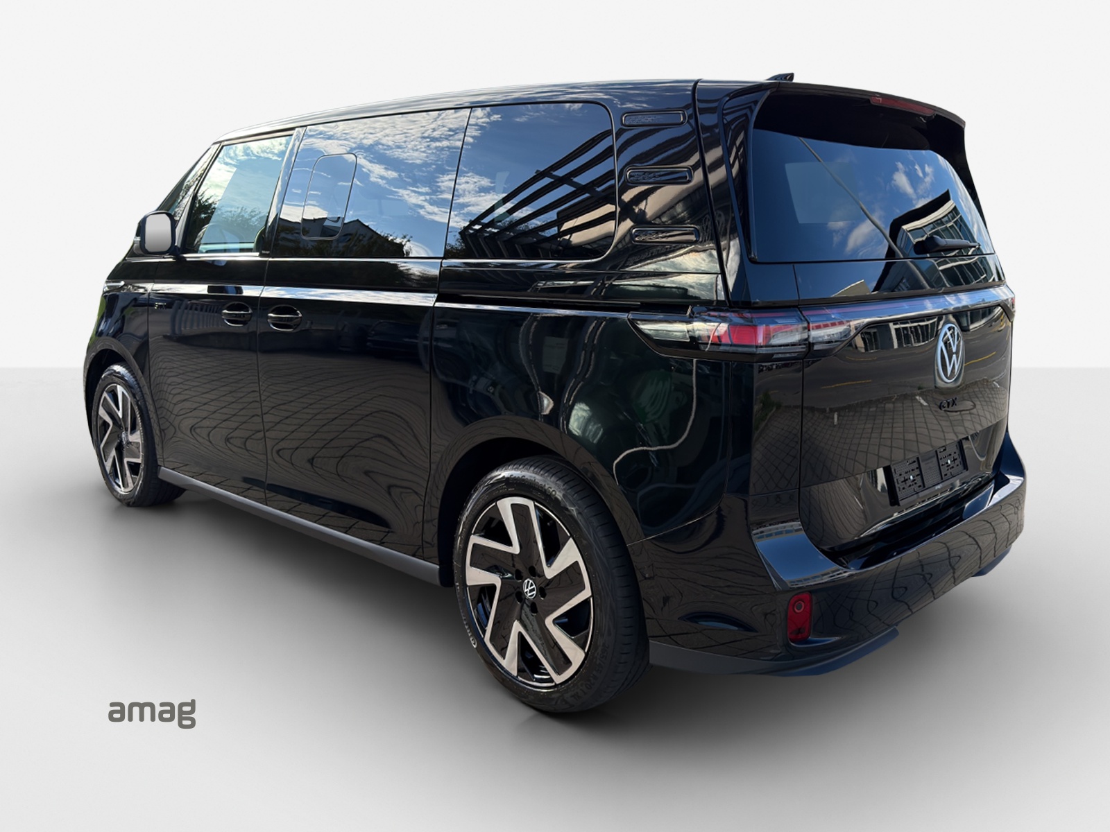 VW ID.Buzz NWB GTX 4 Motion-image-2