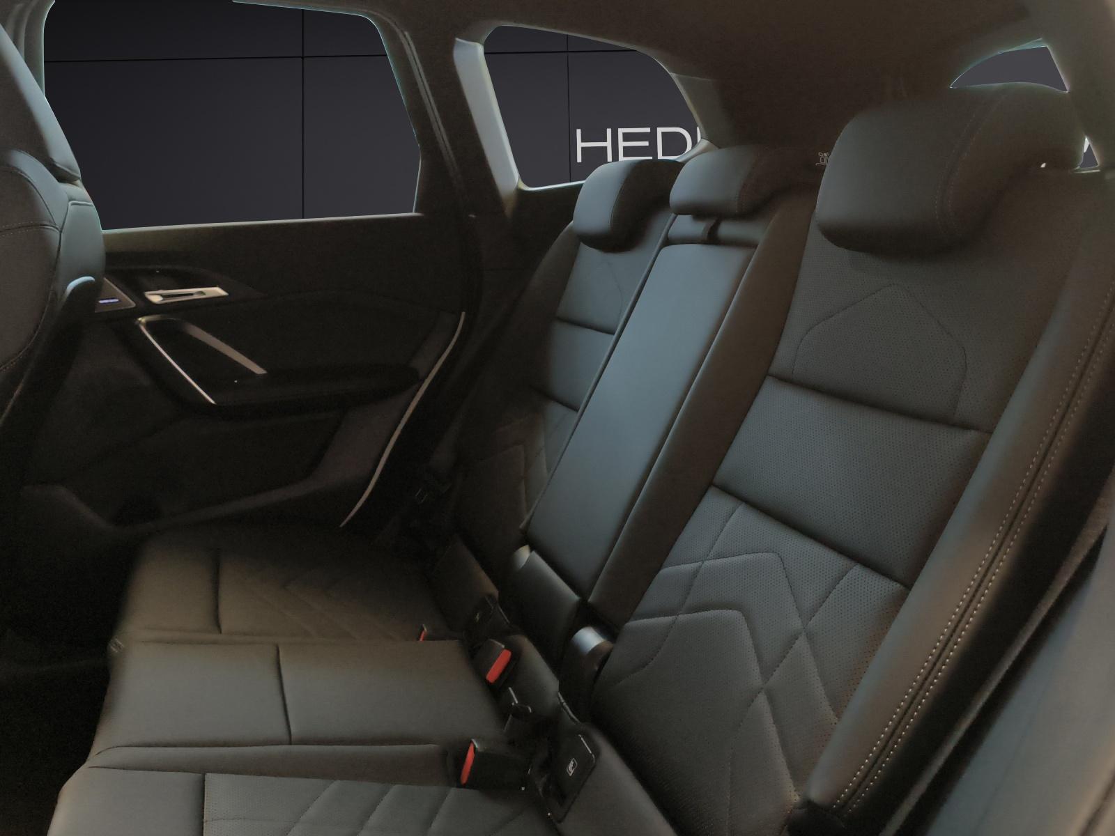 BMW X1 U11 23i xDrive paddles-image-12