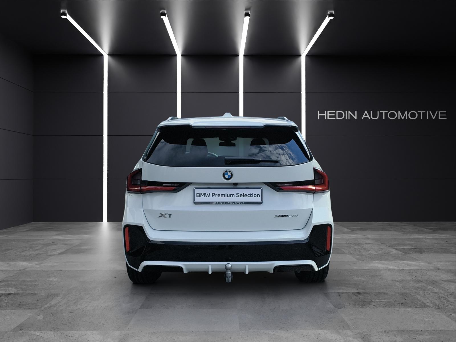 BMW X1 U11 23i xDrive paddles-image-3