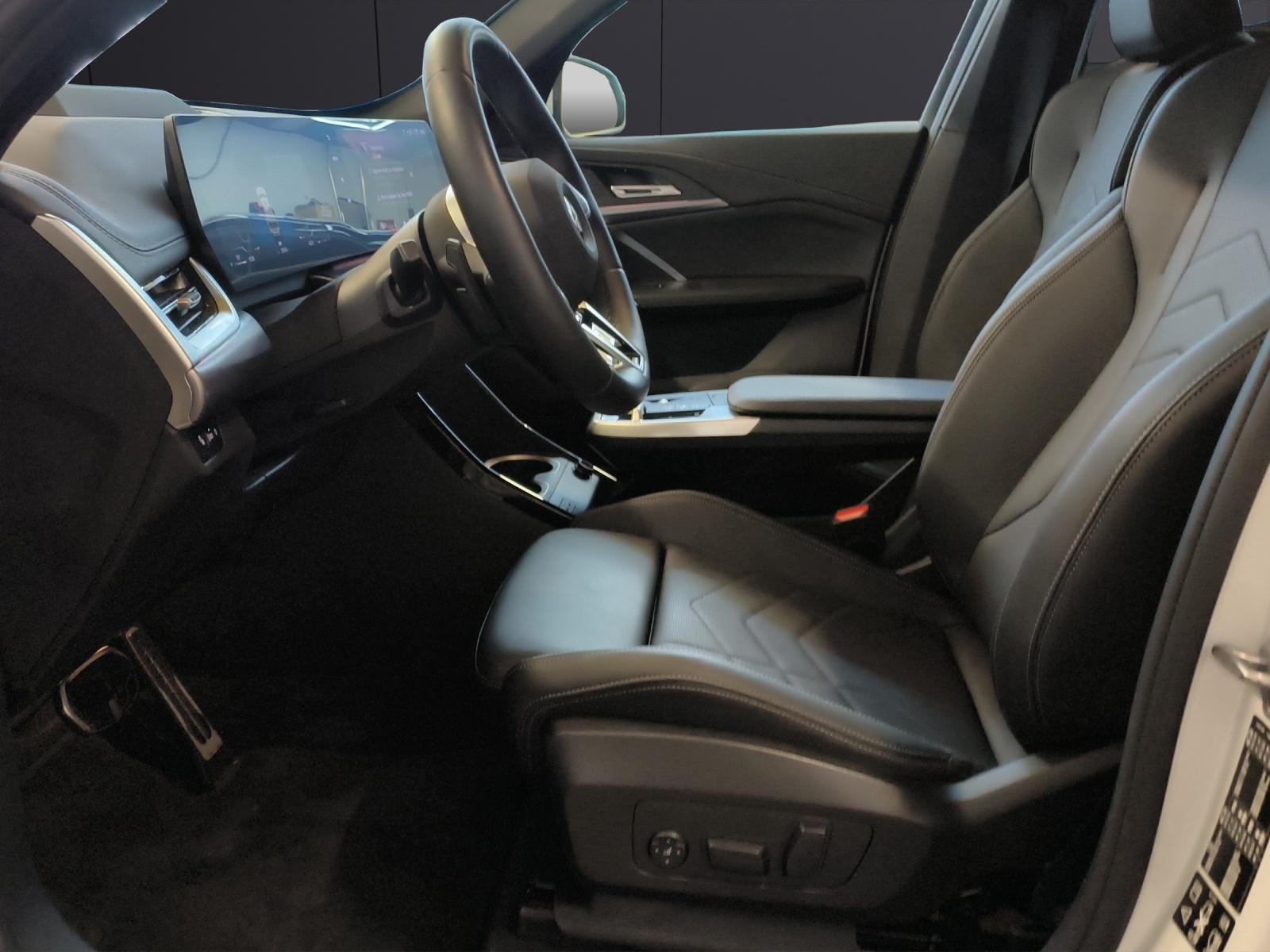 BMW X1 U11 23i xDrive paddles-image-11