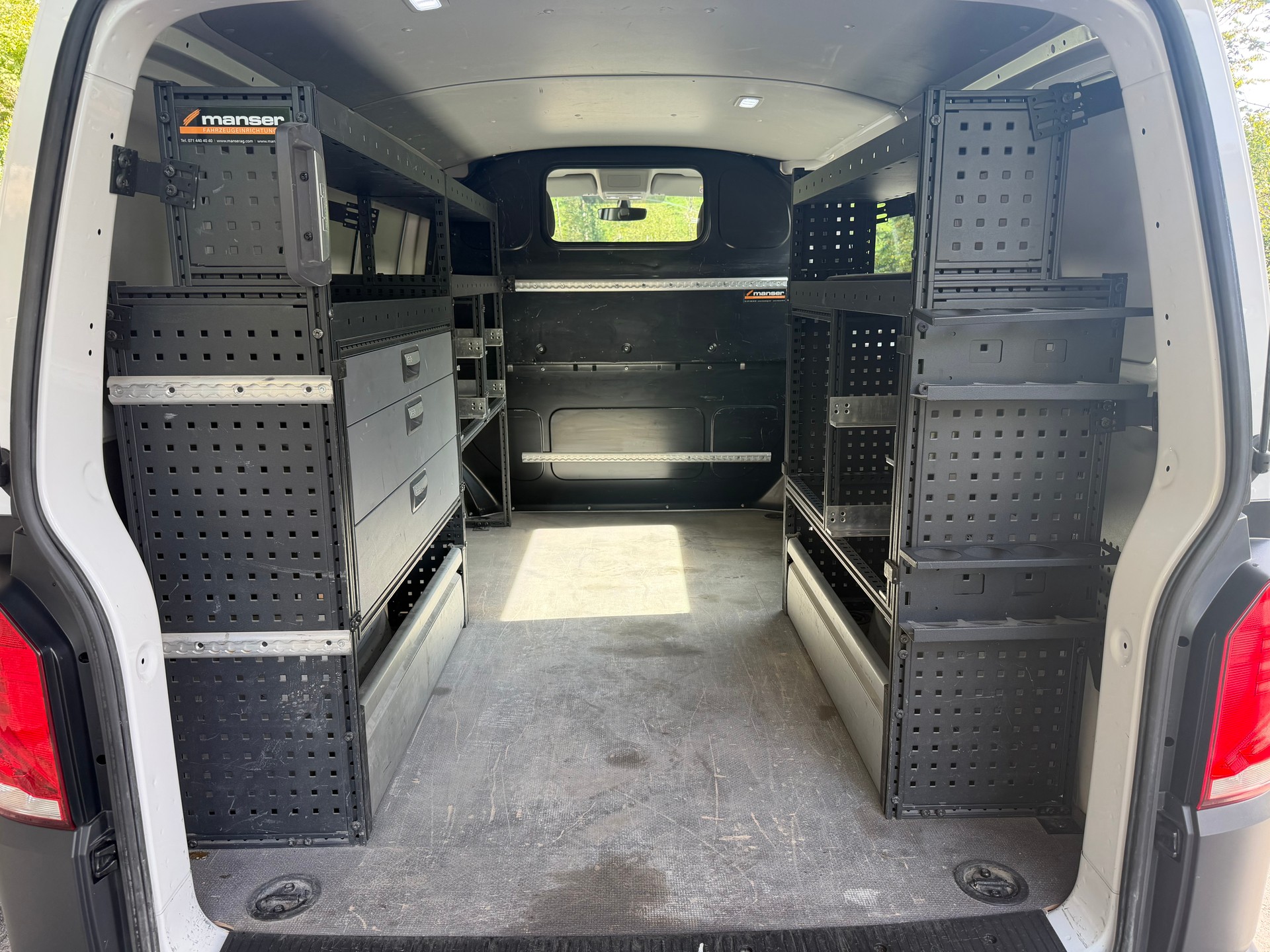 VW T6.1 2.0 TDI Entry-image-12