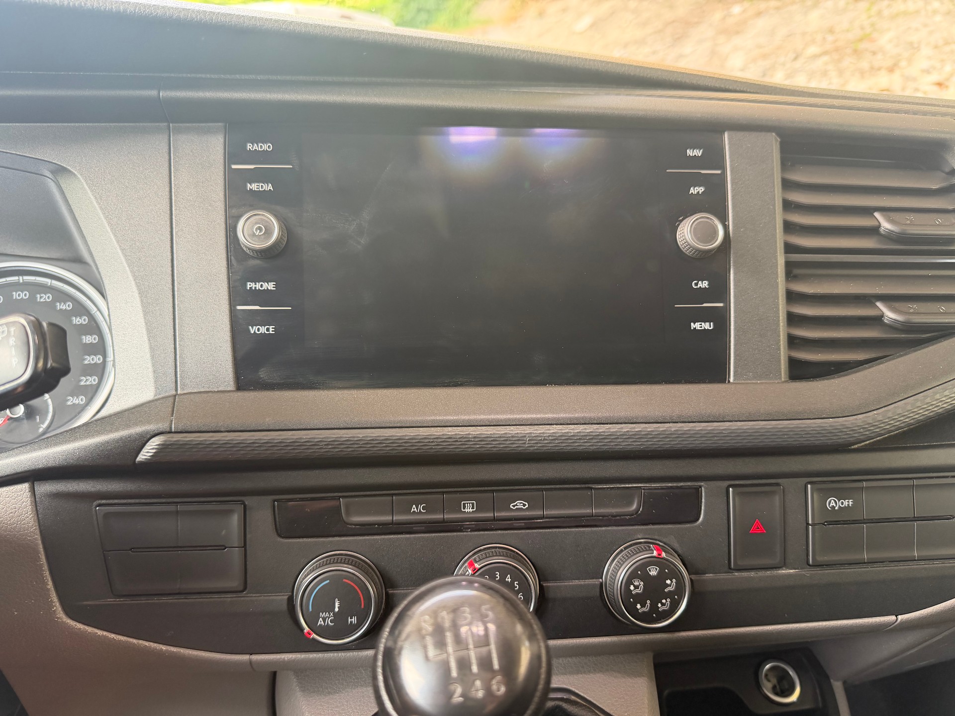 VW T6.1 2.0 TDI Entry-image-10