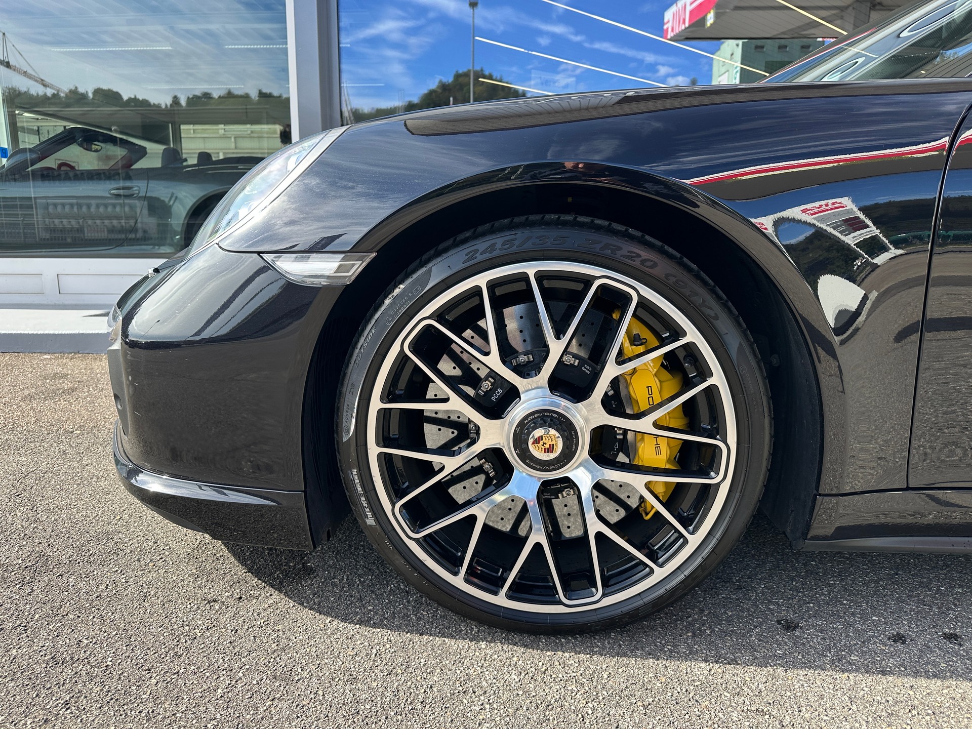 PORSCHE 911 Turbo S Cabrio PDK-image-7