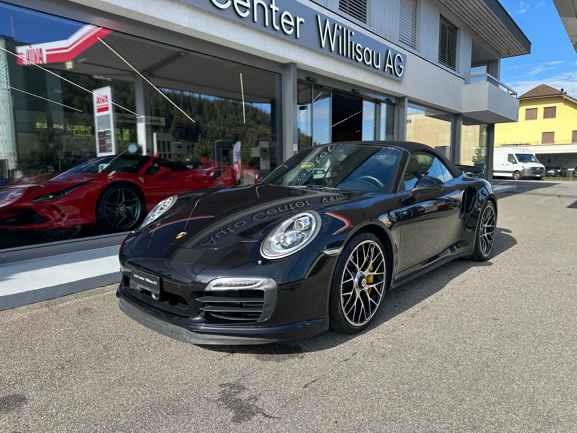 PORSCHE 911 Turbo S Cabrio PDK-image-2