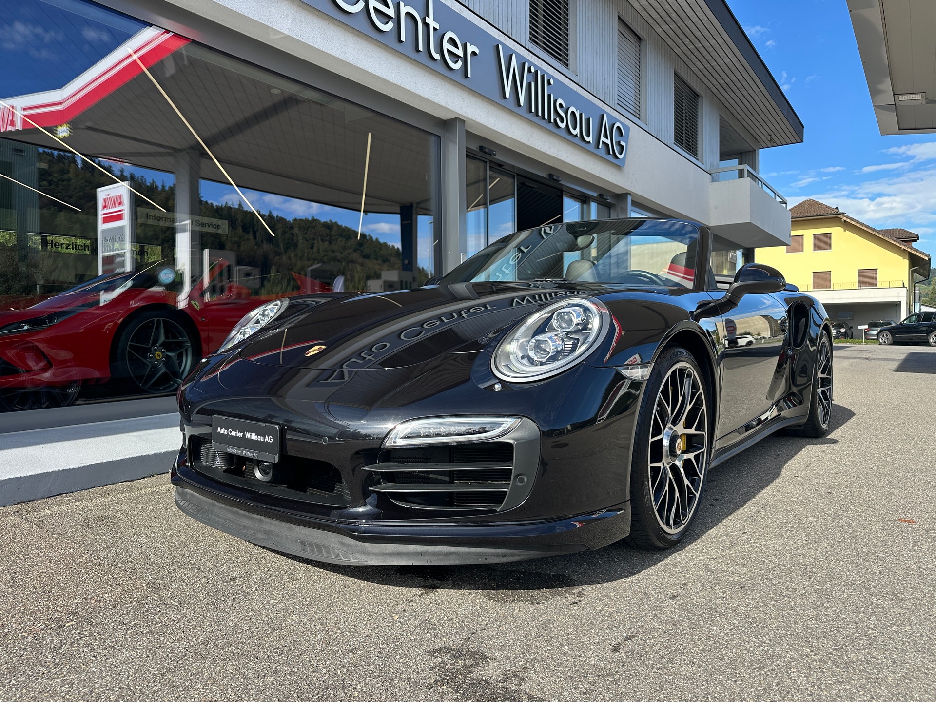 PORSCHE 911 Turbo S Cabrio PDK-image-5