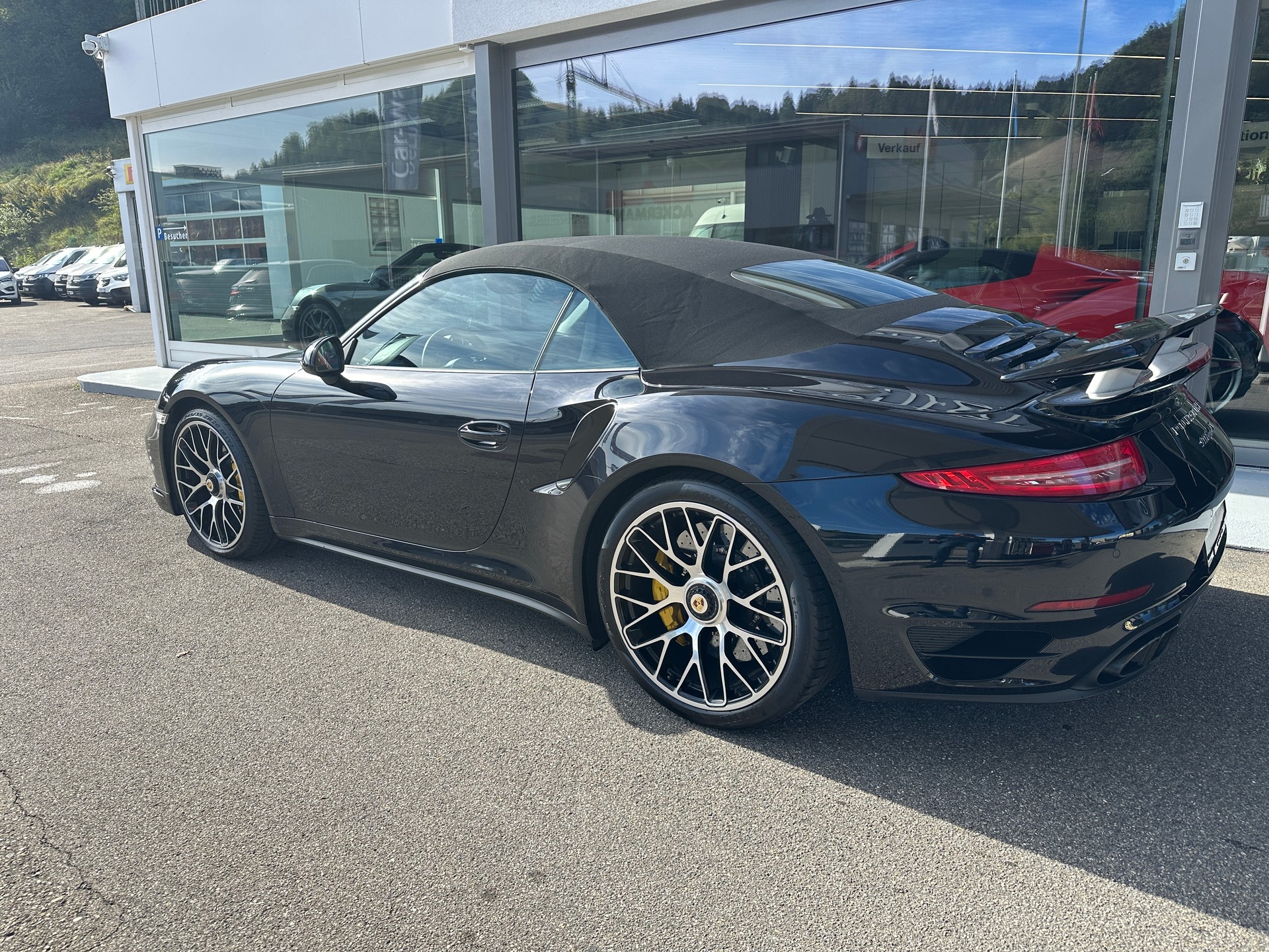 PORSCHE 911 Turbo S Cabrio PDK-image-3