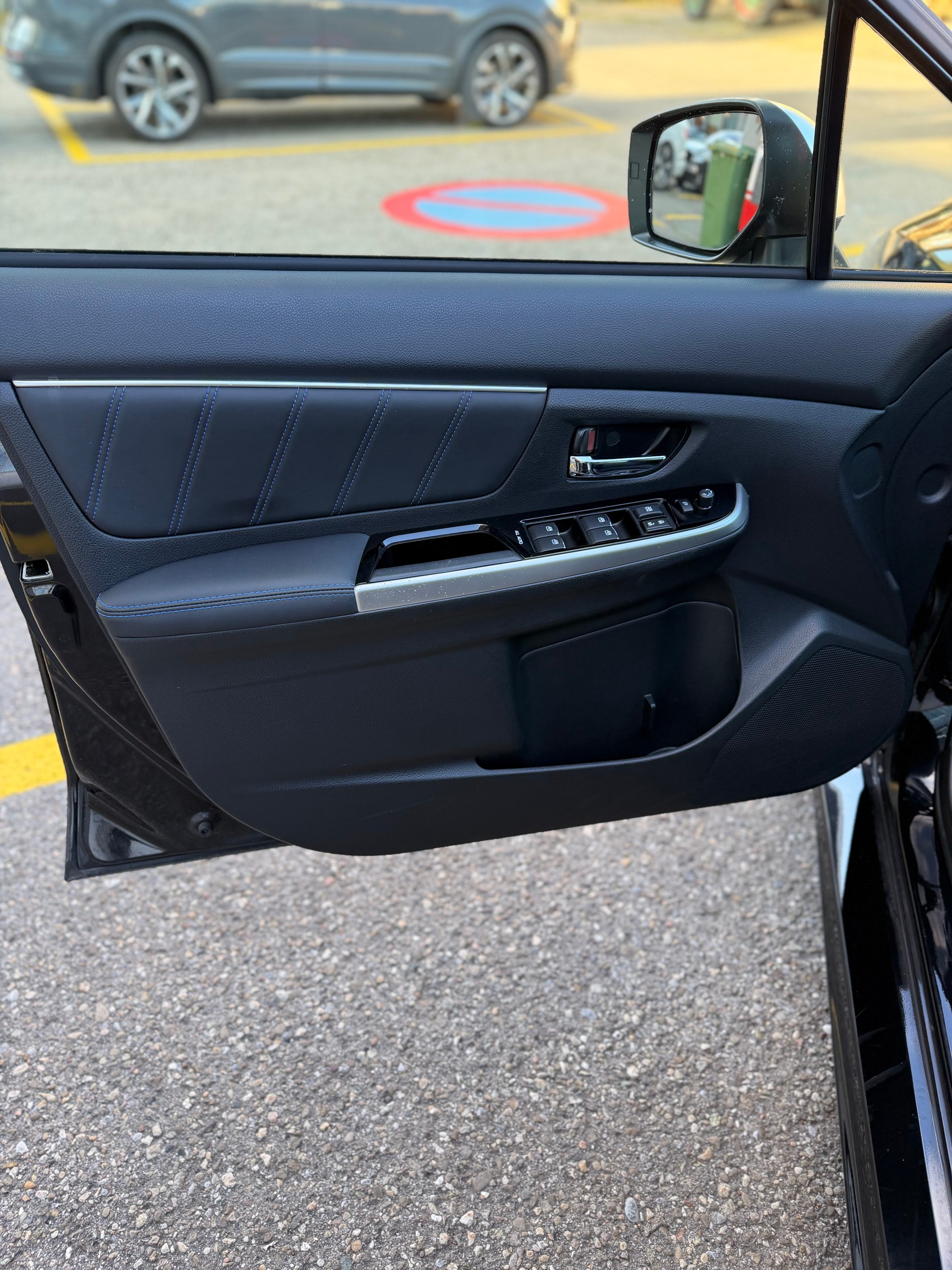 SUBARU Levorg 2.0i Swiss Plus AWD Lineartronic-image-11