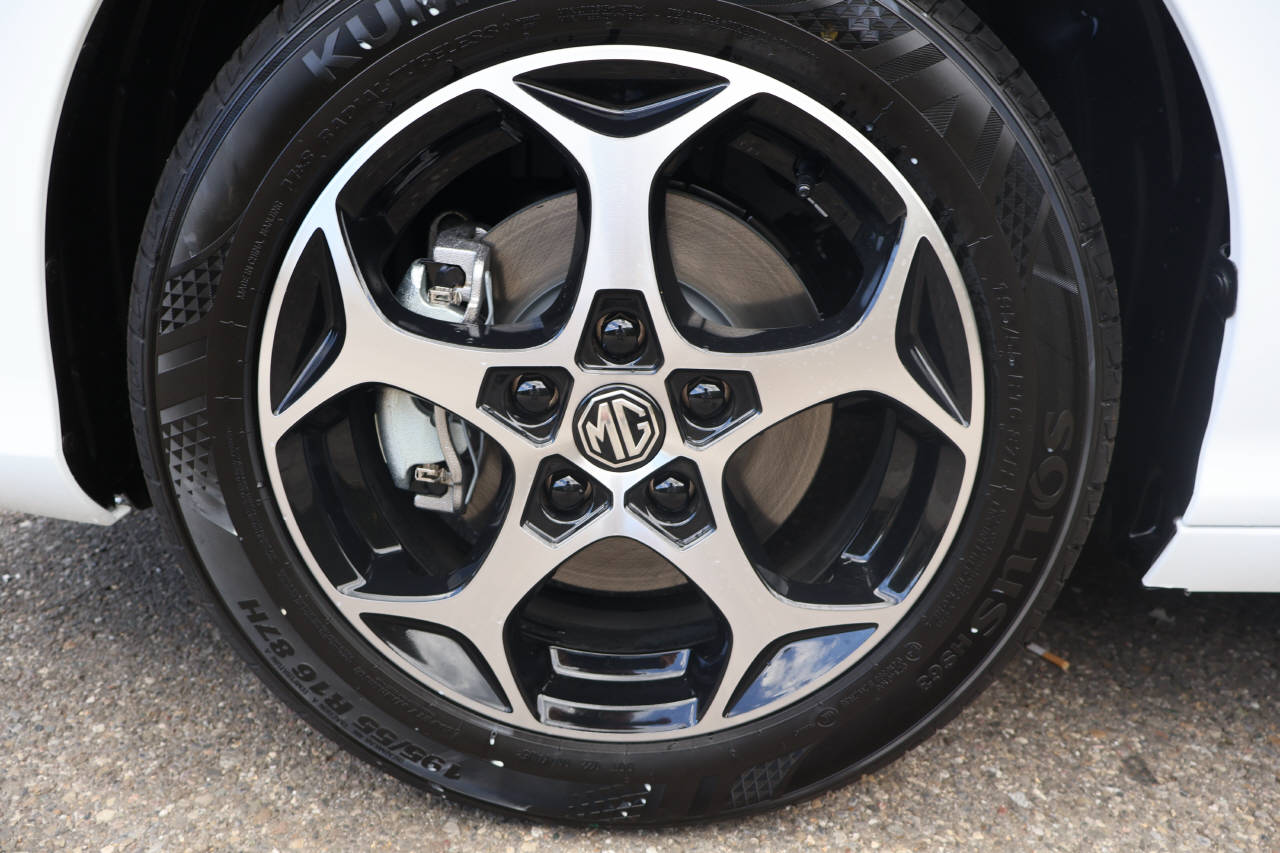 MG 3 1.5 Hybrid Luxury-image-8