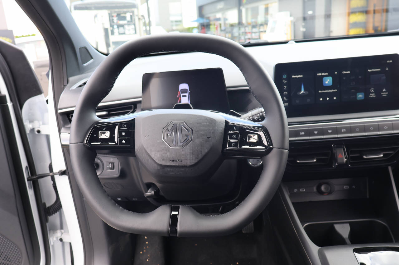 MG 3 1.5 Hybrid Luxury-image-10