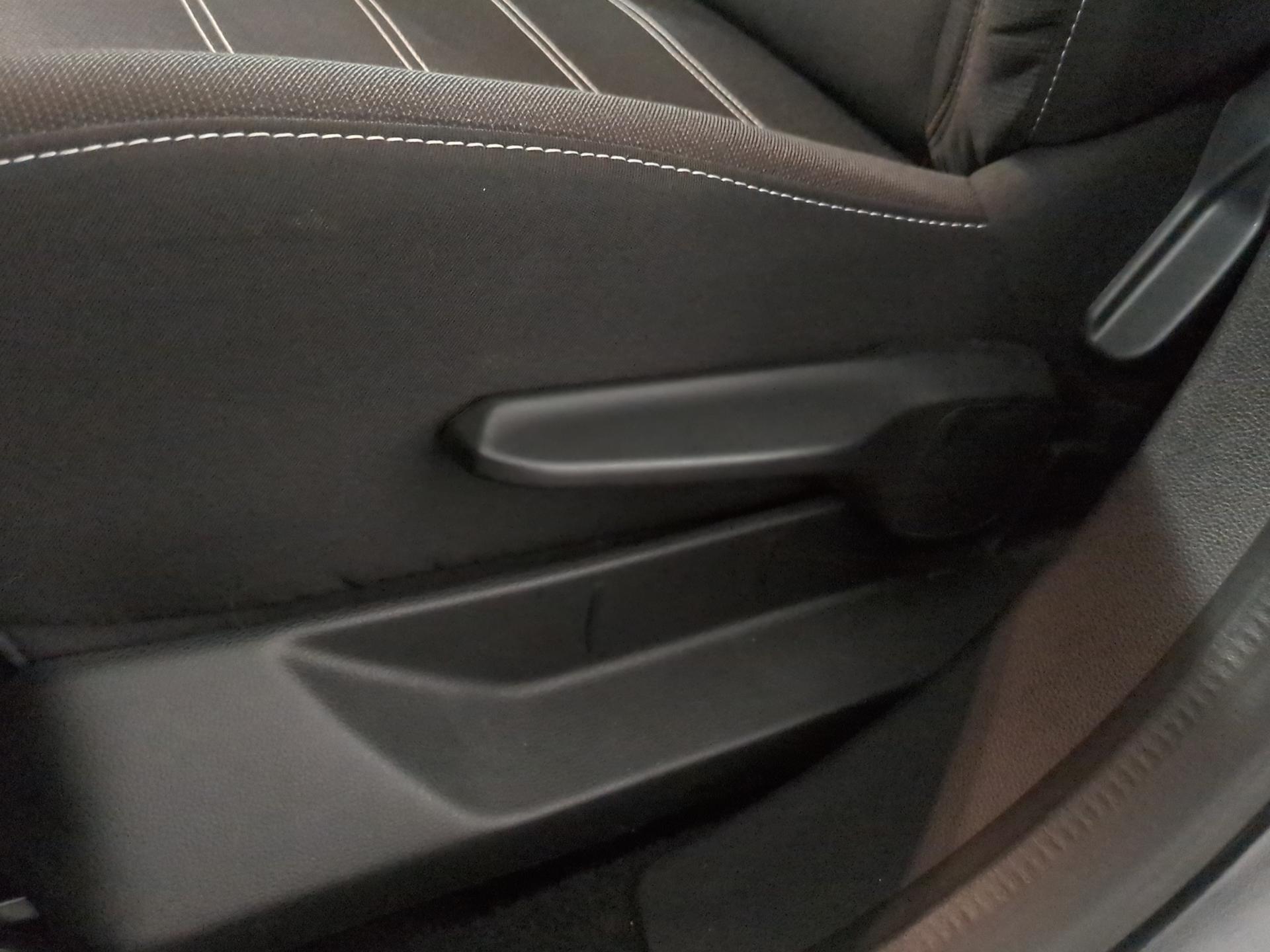DACIA Sandero TCe 90 Comfort CVT-image-19
