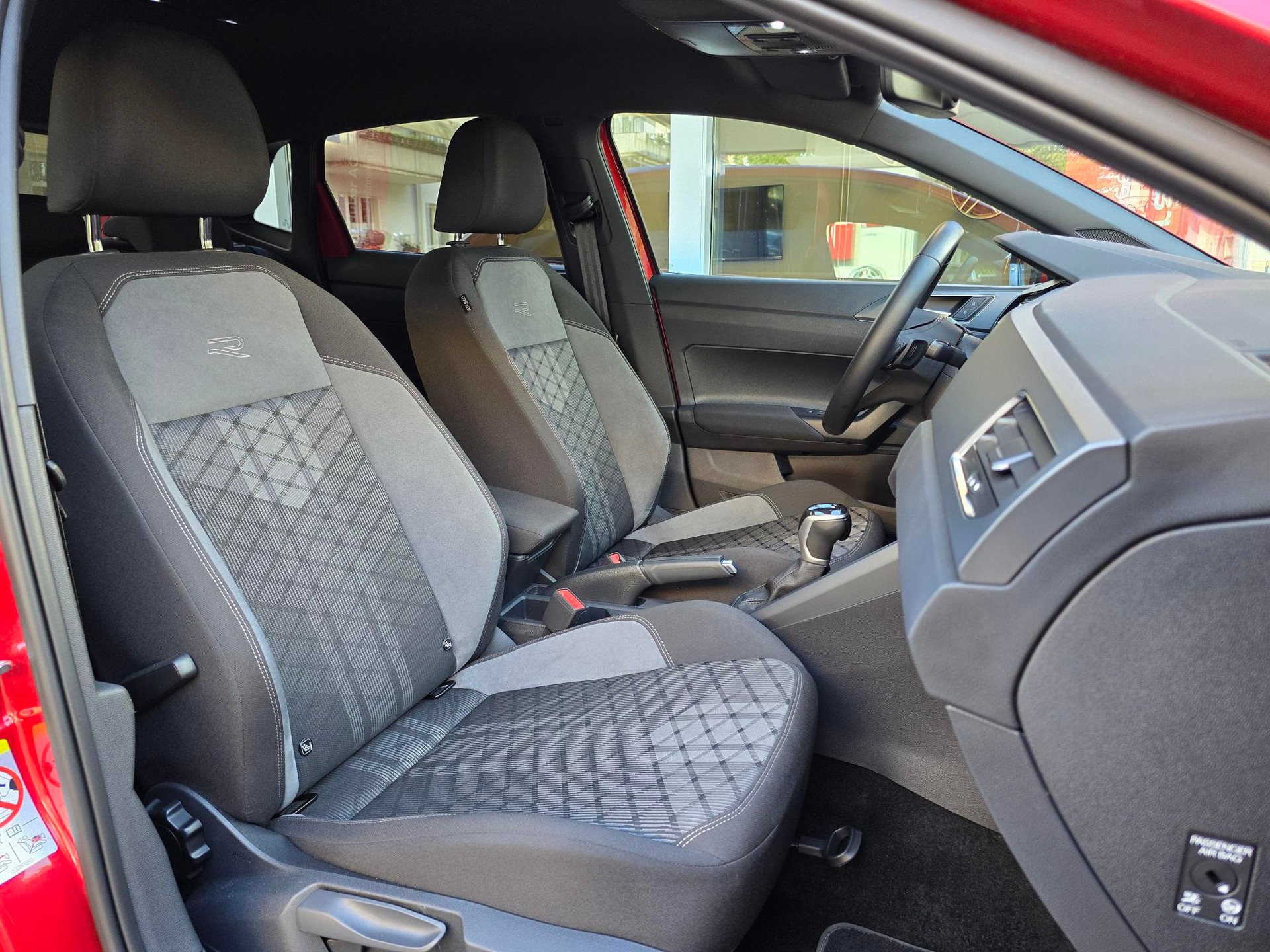 VW Polo 1.0 TSI R-Line DSG-image-7